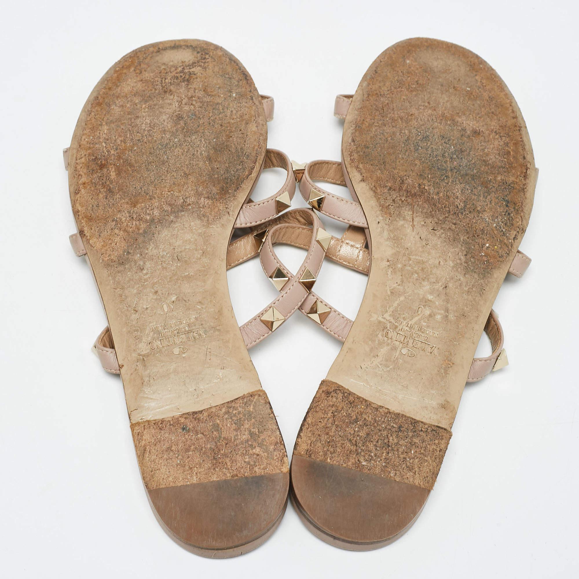 Valentino Dusty Pink Leather Rockstud Flat Slides Size 40 For Sale 1