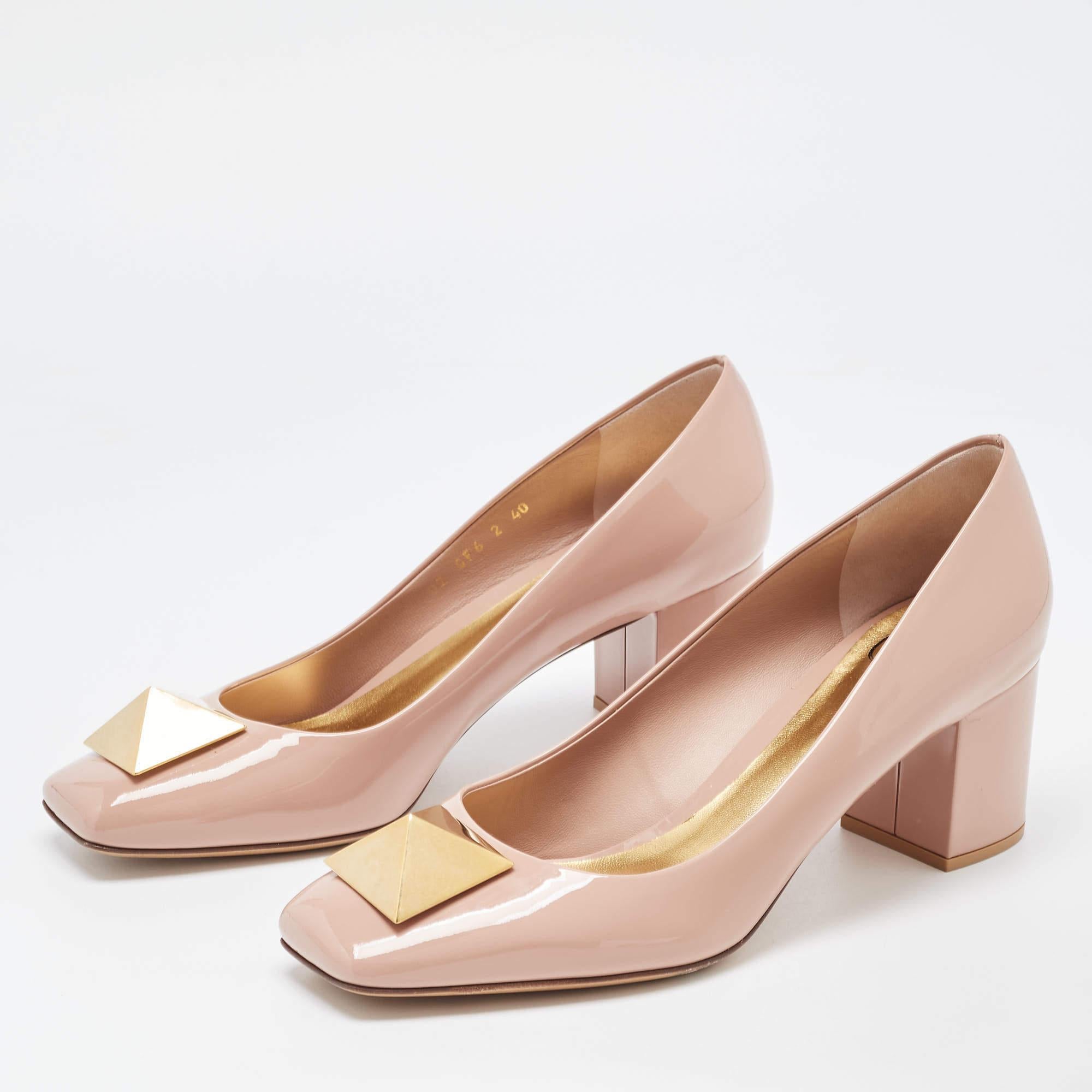 Valentino Dusty Pink Patent Leather One Stud Pumps Size 40 In Good Condition In Dubai, Al Qouz 2