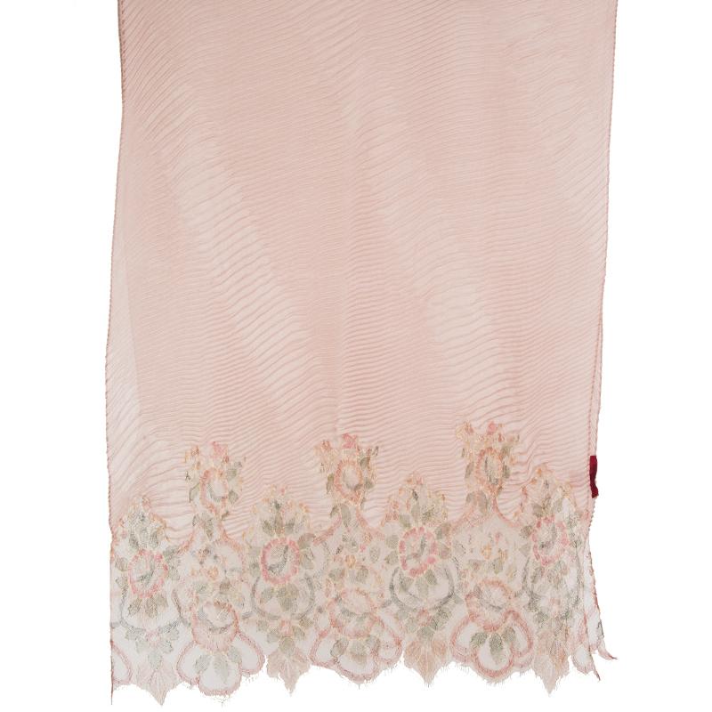 Valentino Plisse & Lace shawl in dusty rose cashmere (70%) and silk (30%) with floral lace detail in green and gold lurex. has been worn and is in excellent condition

Width 70cm (27.3in)
Length 230cm (89.7in)