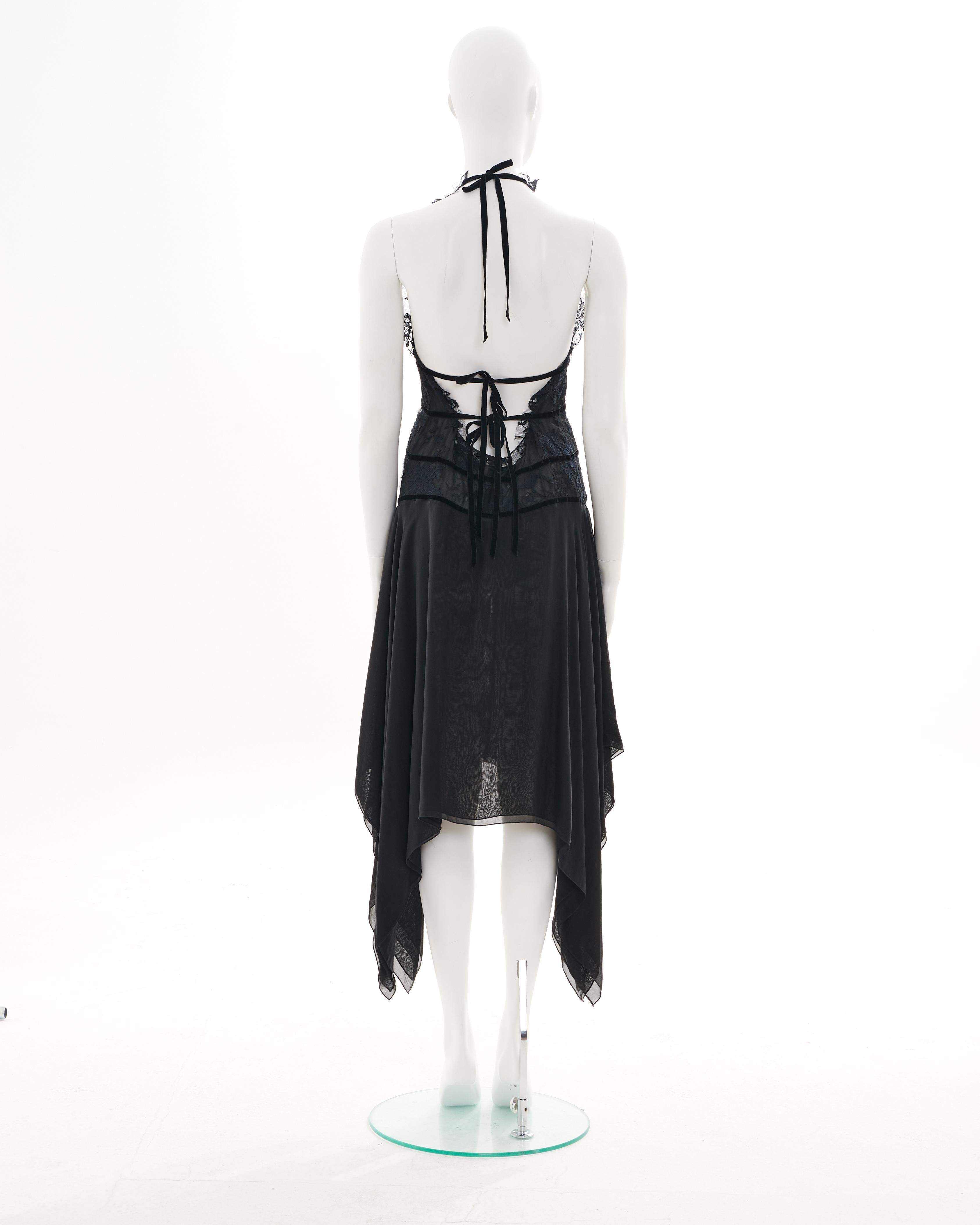 Valentino Early 00's Black Midi Dress with Floreal Laced Details In condizioni ottime in vendita a Milano, IT