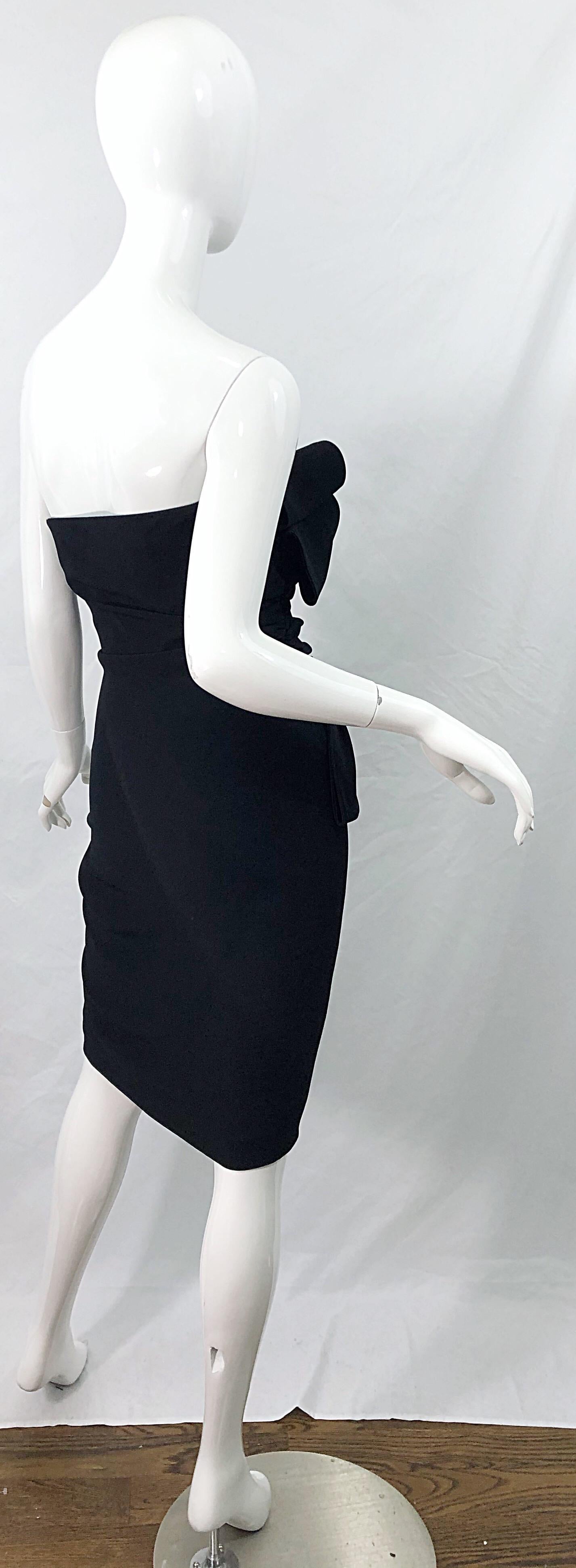 Valentino Early 2000s Size 8 Black Strapless Avant Garde Strapless Dress For Sale 5