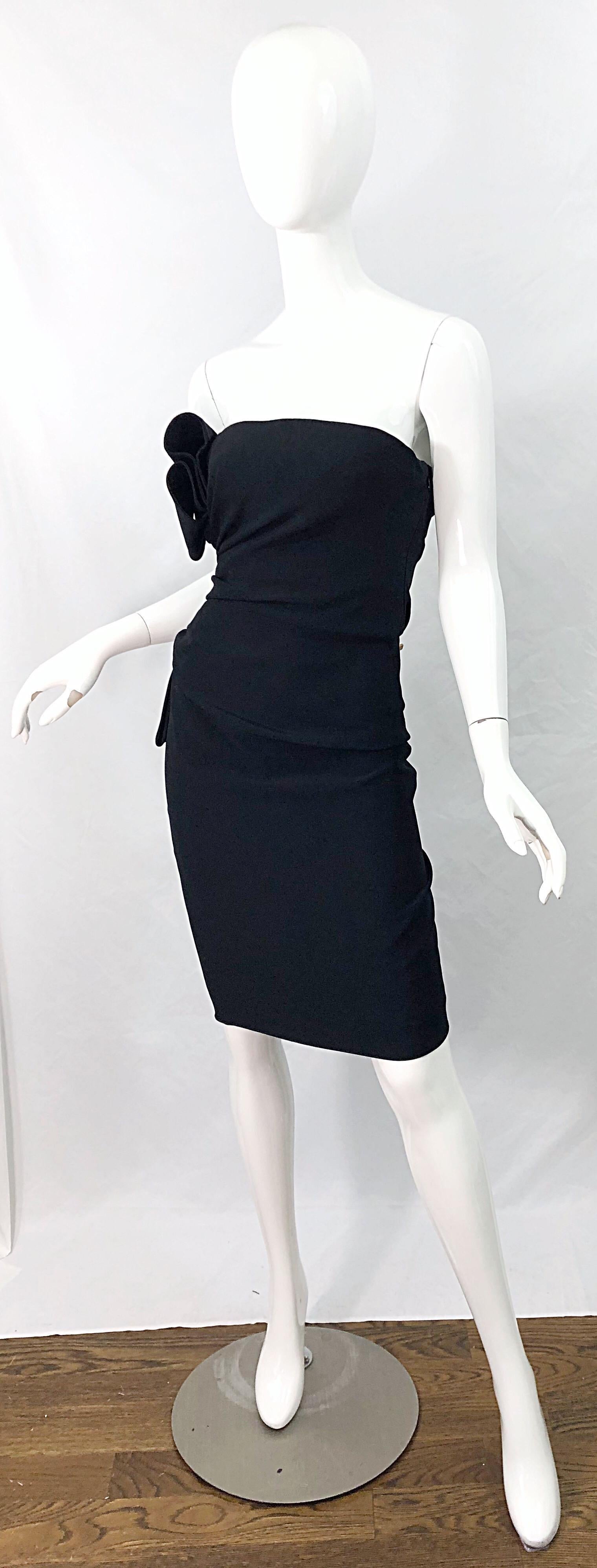 Women's Valentino Early 2000s Size 8 Black Strapless Avant Garde Strapless Dress For Sale