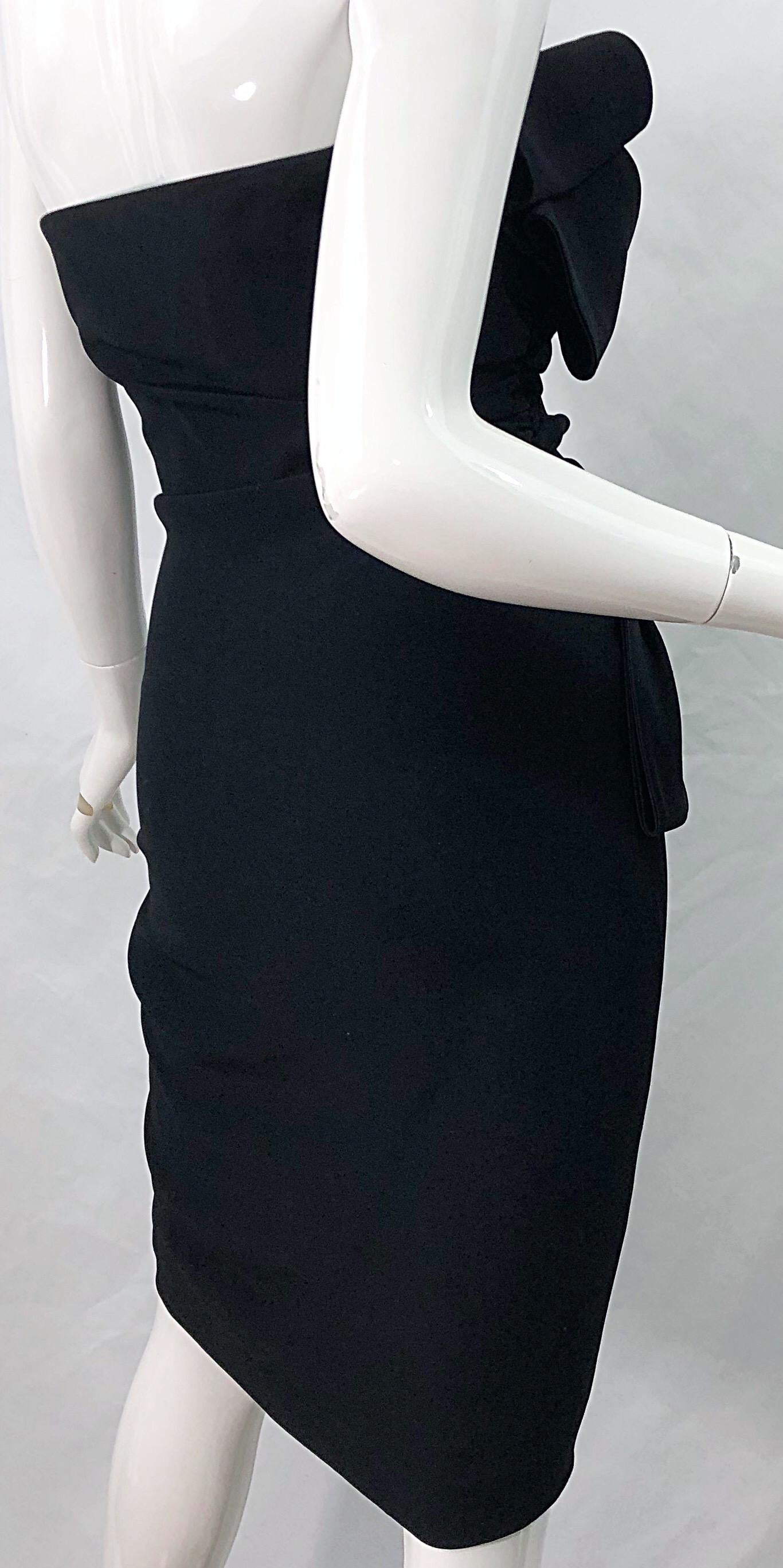 Valentino Early 2000s Size 8 Black Strapless Avant Garde Strapless Dress For Sale 1