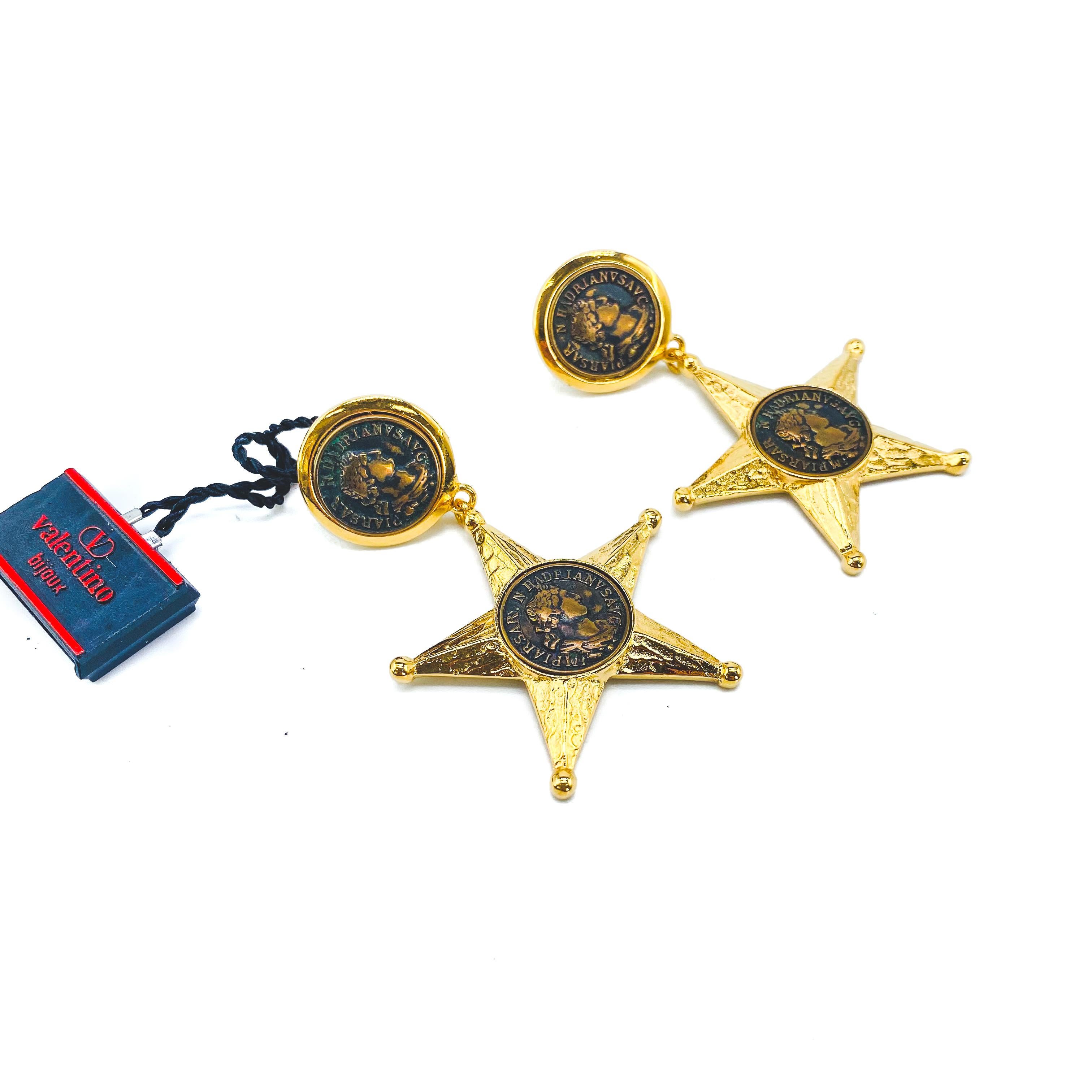 Valentino Vintage 1990s Clip On Earrings

Amazing star drop earrings from the iconic house of Valentino 

Detail
-Made in Italy in the 1990s
-Crafted from gold plated metal
-Set with Emperor Hadrian medals

Size & Fit
-Width measures approx  1.5
