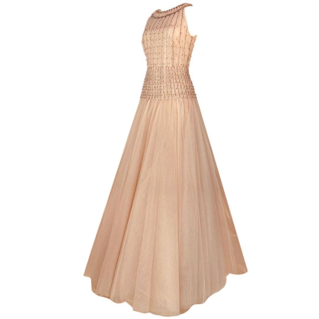 Valentino Embellished Tulle Evening Gown Resort 2012 Size 38IT In Good Condition For Sale In Saint Petersburg, FL
