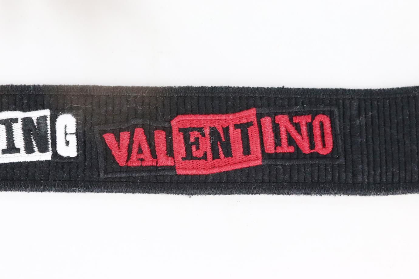 Valentino Besticktes Segeltuch und Leder-Taschenriemen  (Schwarz) im Angebot
