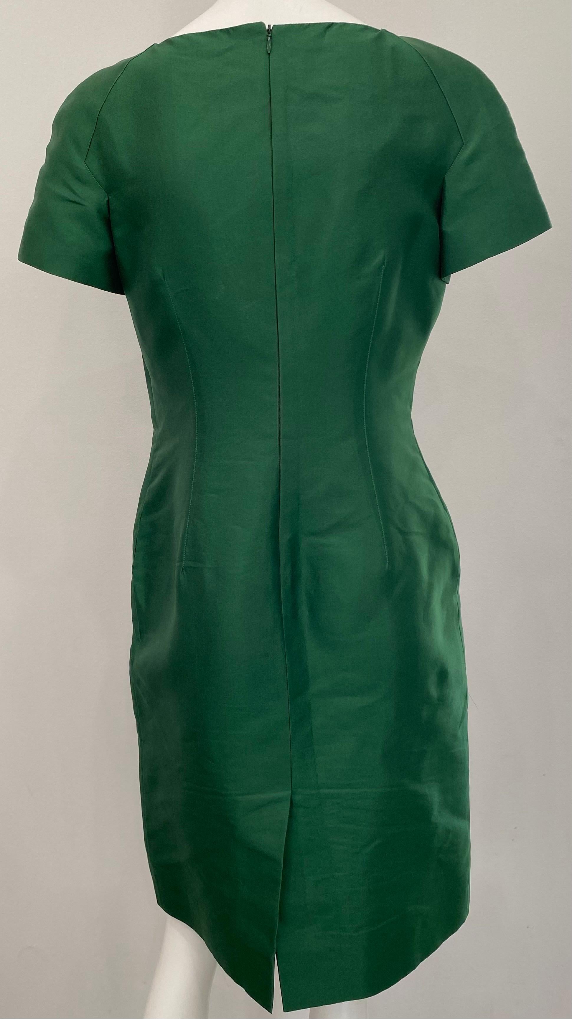 Women's or Men's Valentino Emerald Green Silk and Lace Cap Sleeve Sheath Dress - Sz 8 For Sale