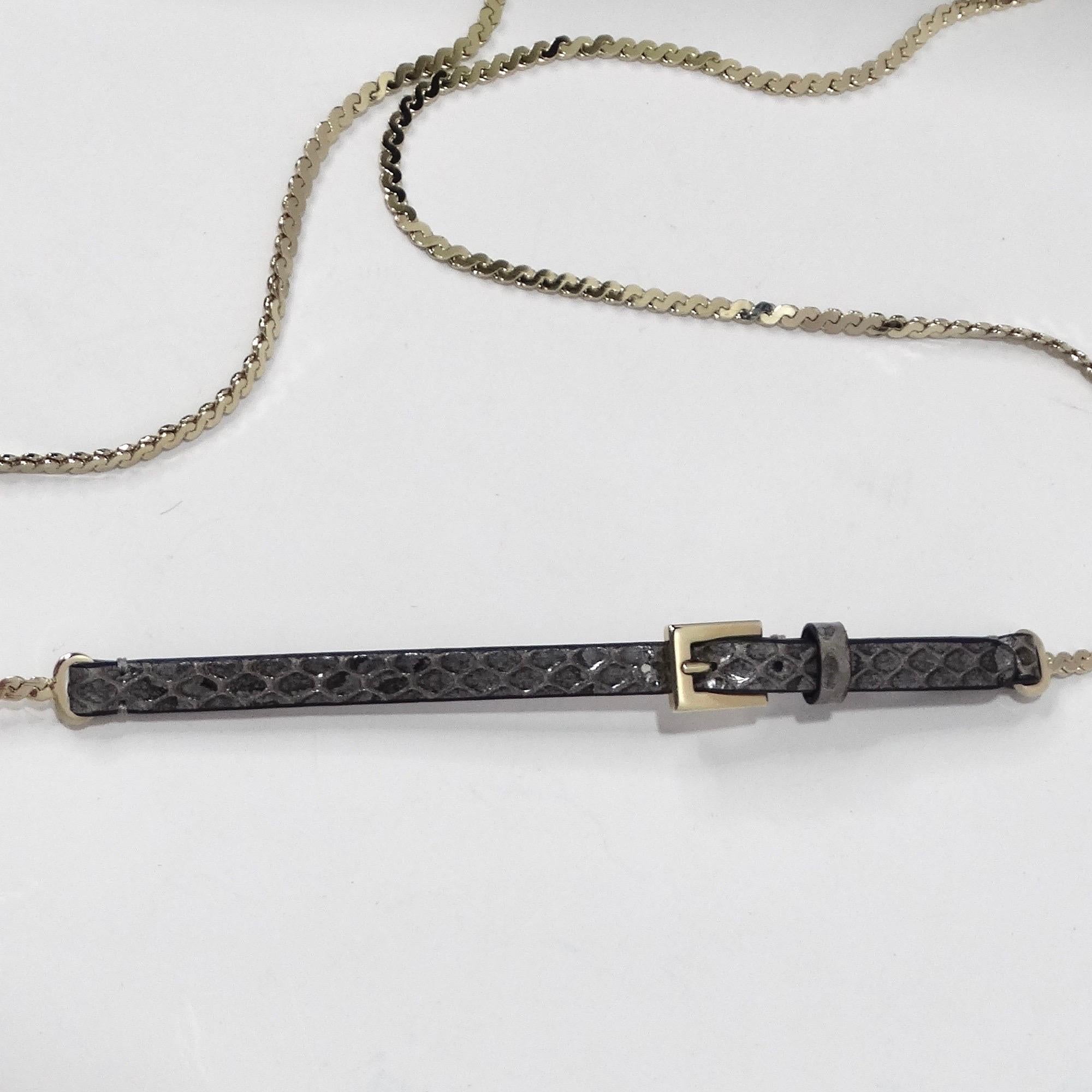 Bolso plegable de piel de serpiente exótica Valentino en venta 4