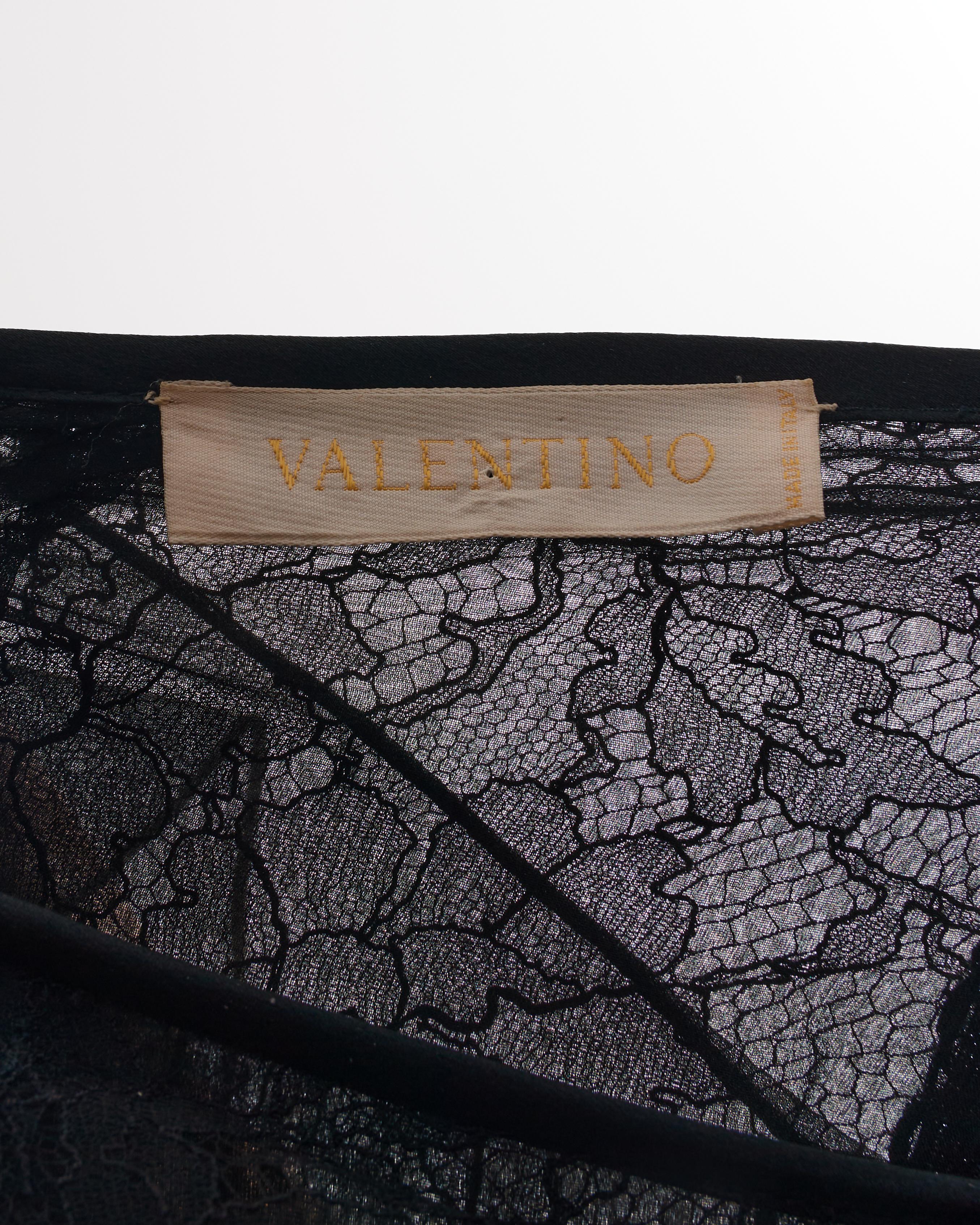 Valentino F/W 2004 Black ruffle and lace silk skirt set gown in vendita 8