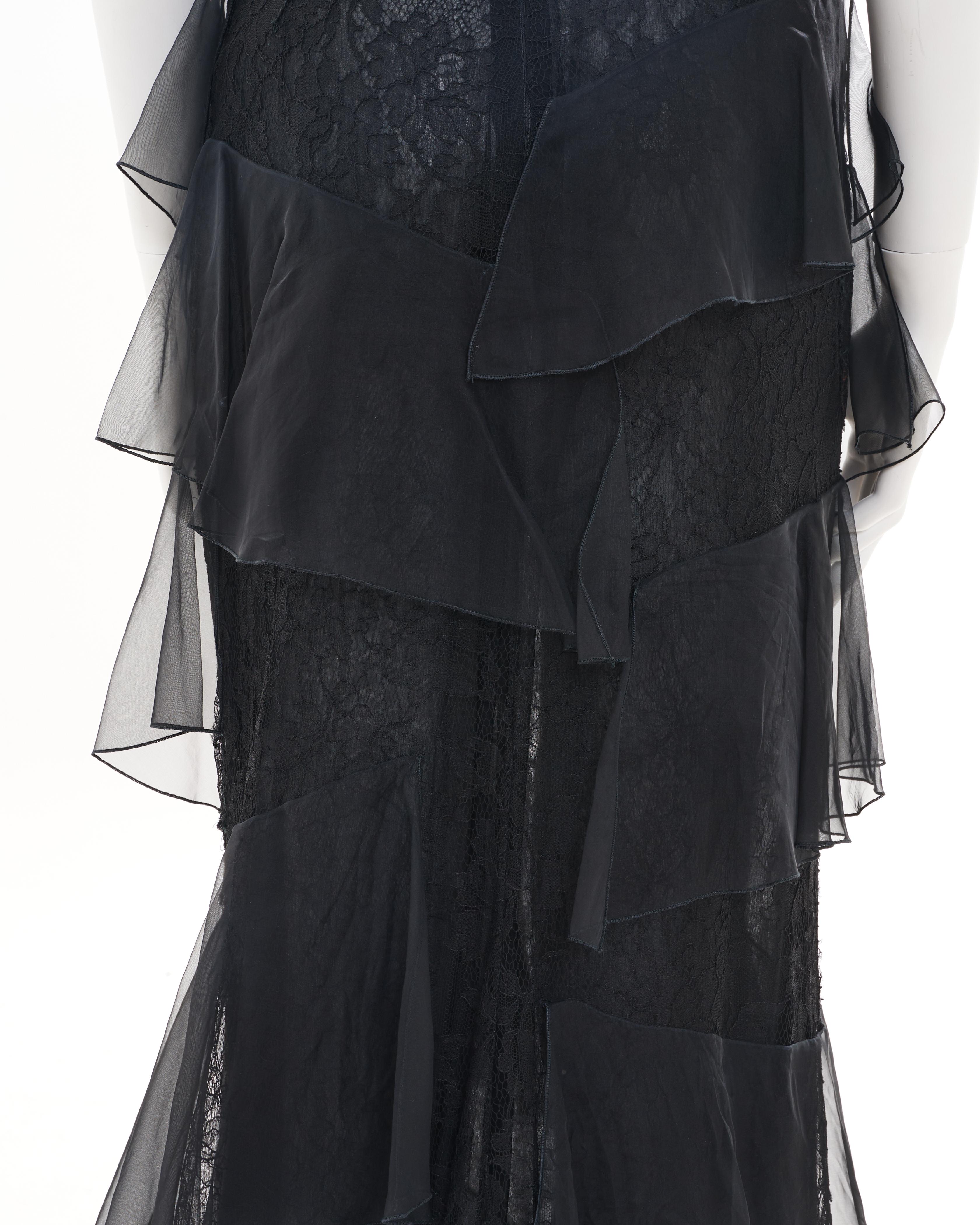 Valentino F/W 2004 Black ruffle and lace silk skirt set gown in vendita 4
