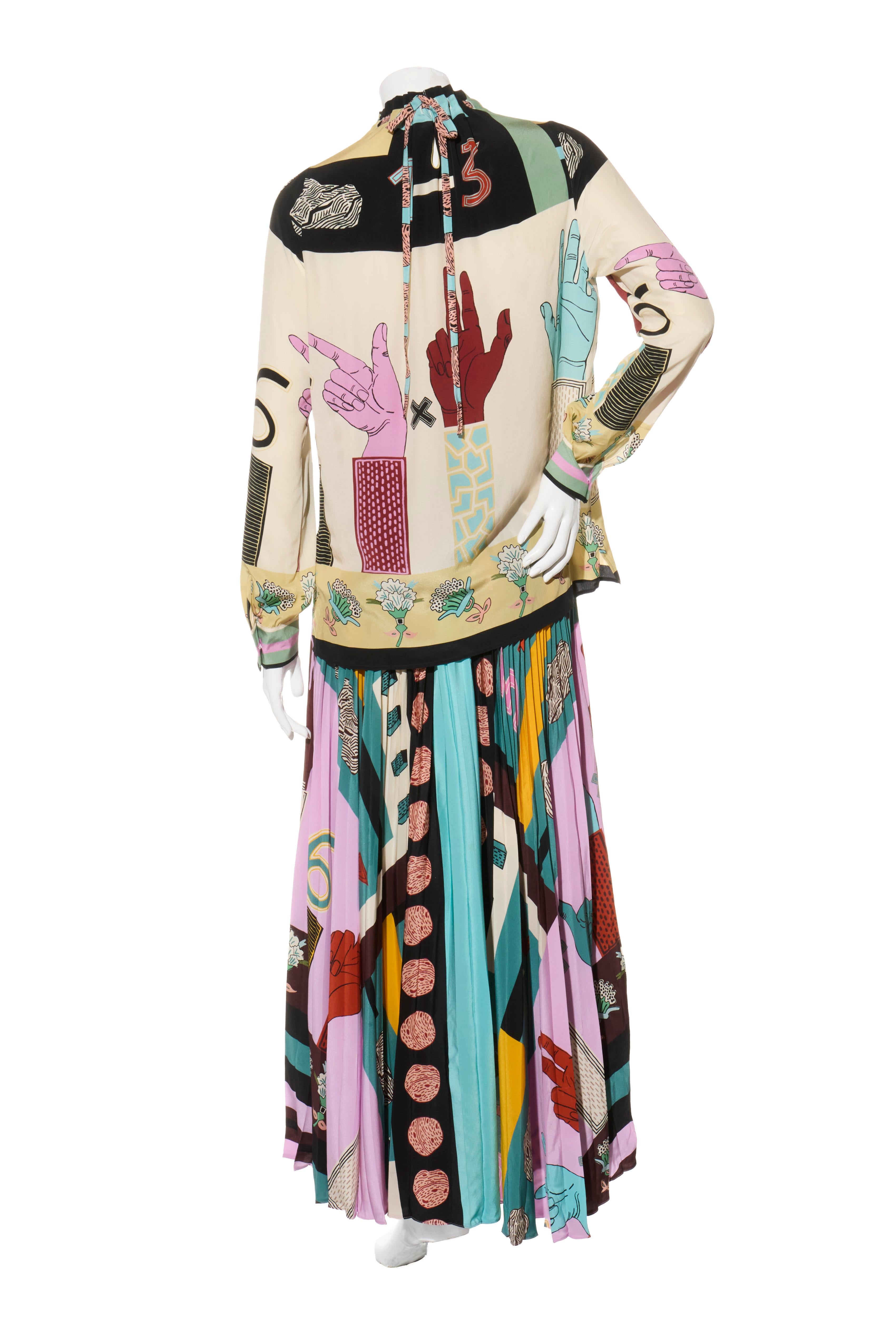 Valentino Fall/Winter 2017 Runway Silk Blouse & Pleated Skirt Set (ensemble de blouses et de jupes plissées en soie) Pour femmes en vente