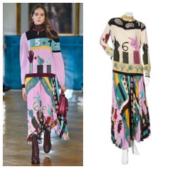 Valentino Fall/Winter 2017 Runway Silk Blouse & Pleated Skirt Set (ensemble de blouses et de jupes plissées en soie)