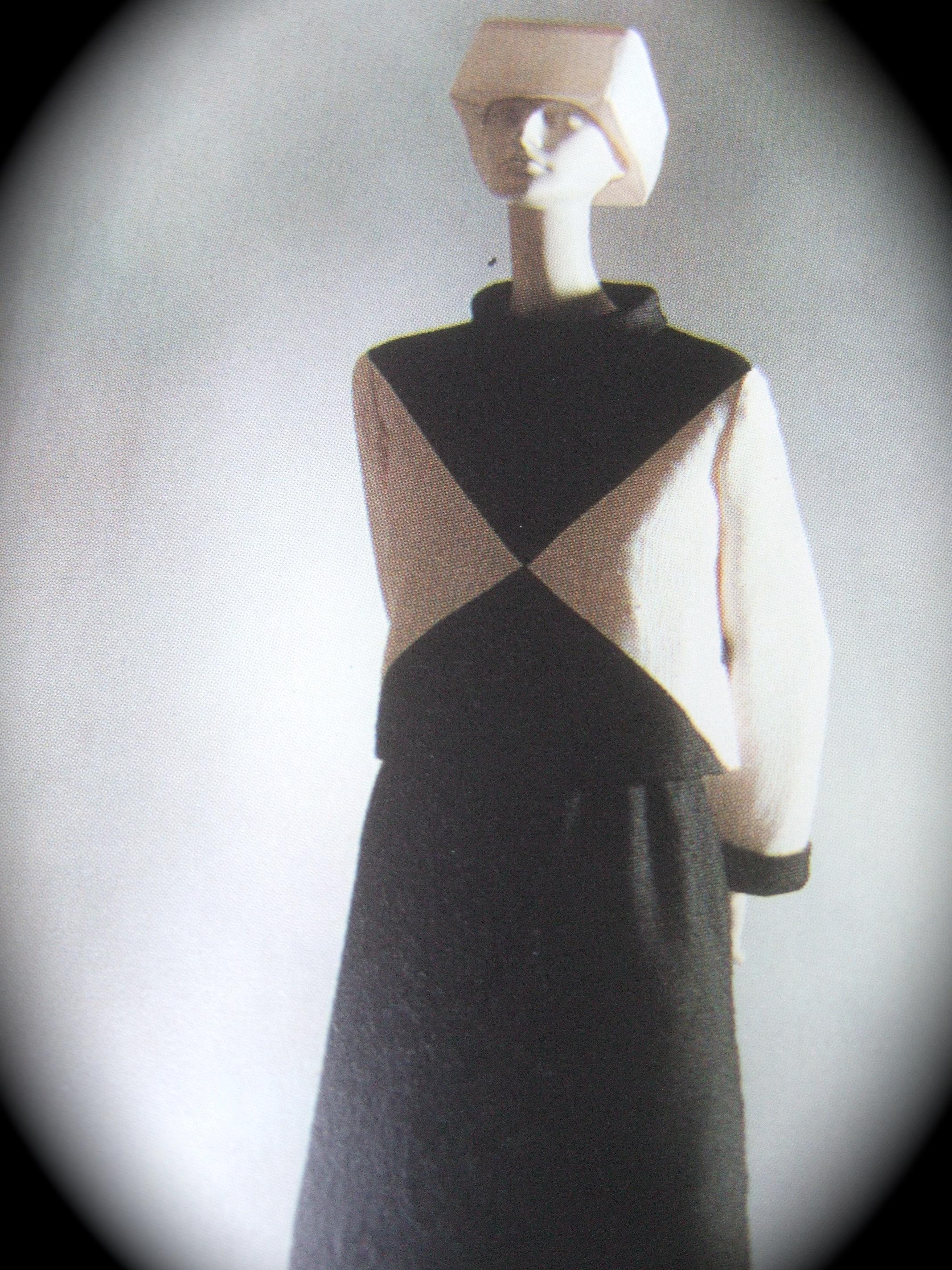 Valentino Fashion Book Collections from the 1960s thru 1990 c 1991 For Sale 10