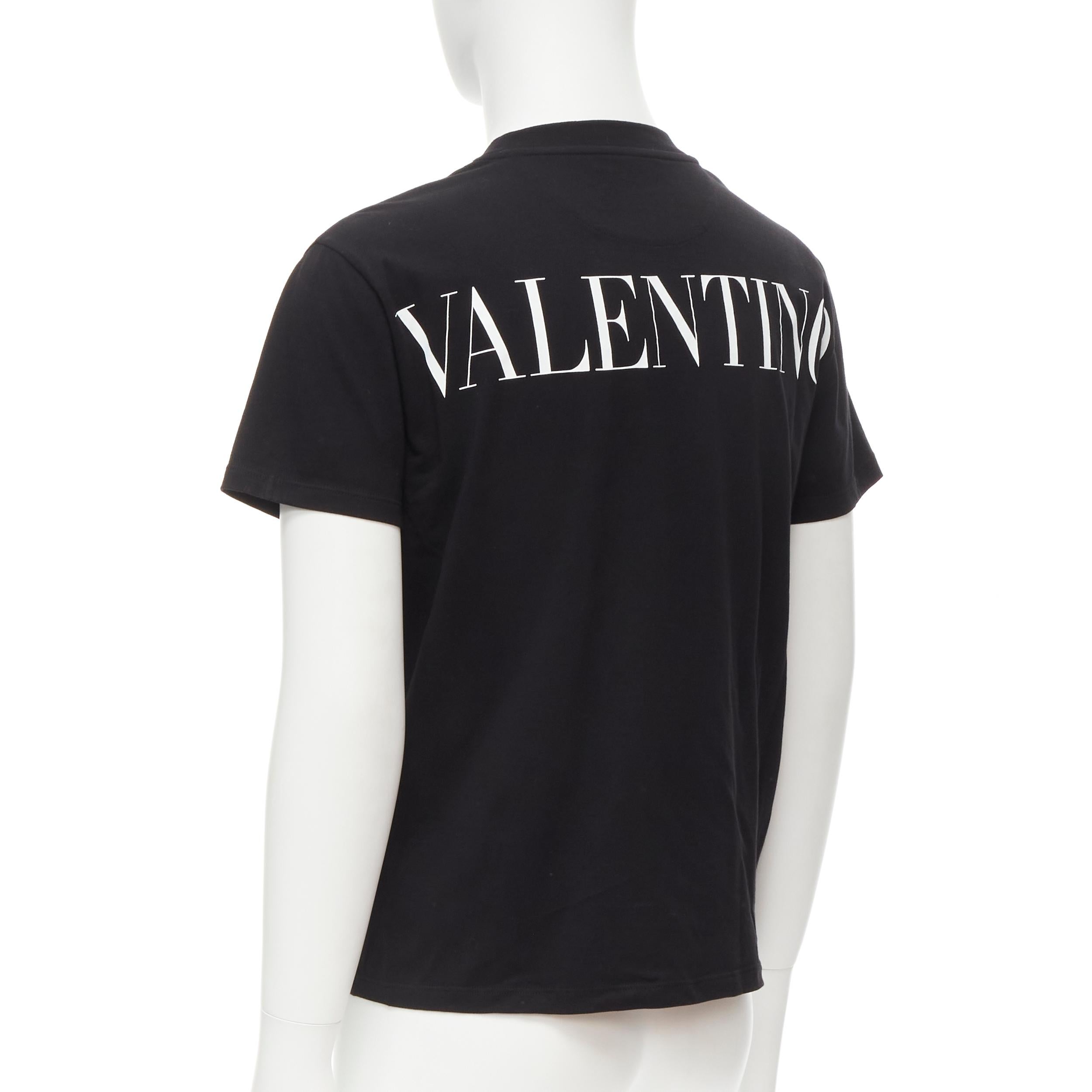 VALENTINO - T-shirt en coton noir avec pochette en dentelle à fleurs et logo blanc S en vente 2