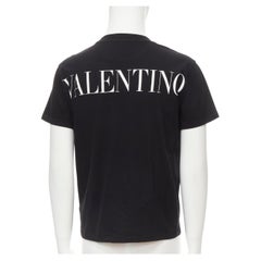 VALENTINO - T-shirt en coton noir avec pochette en dentelle à fleurs et logo blanc S