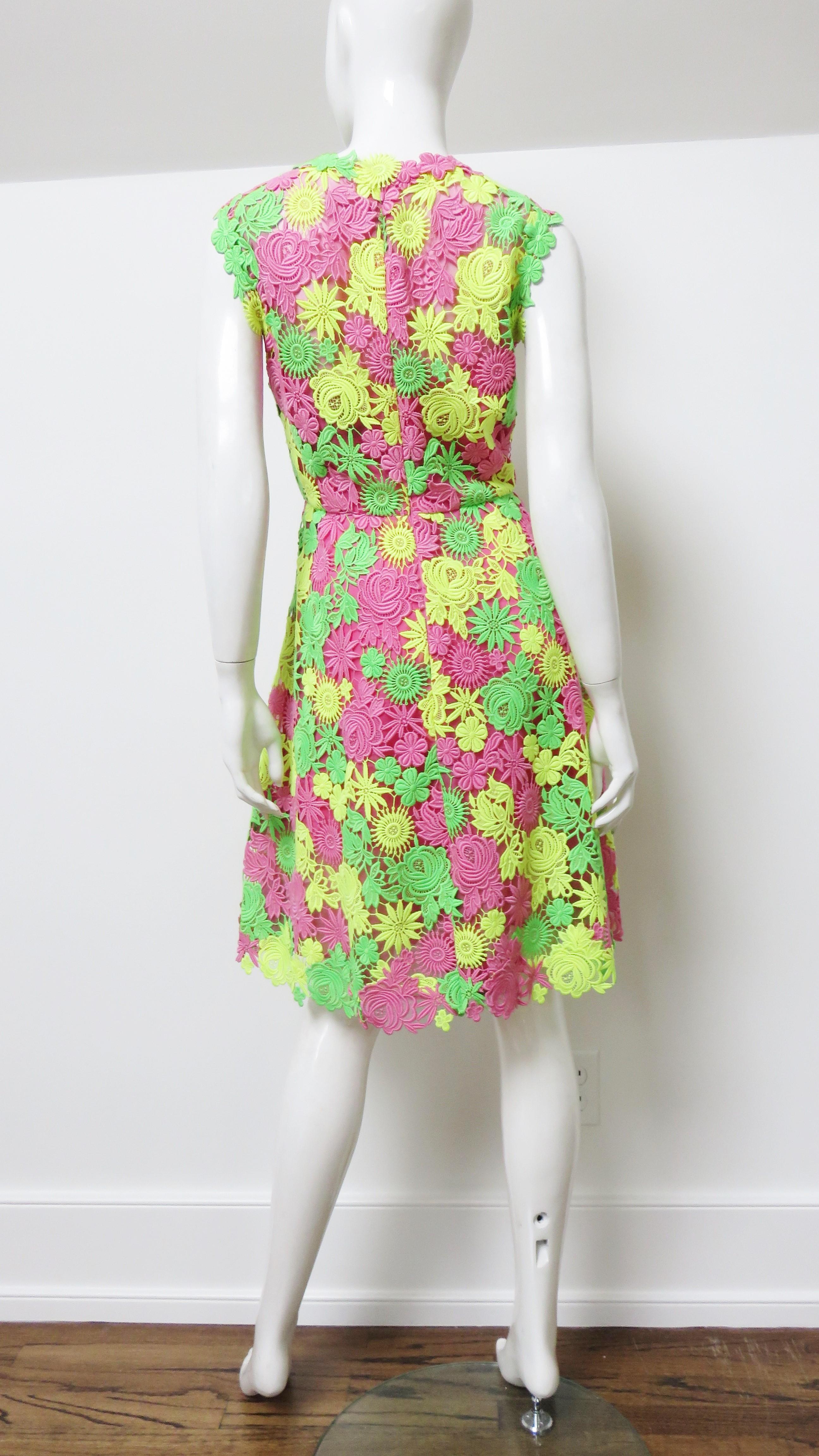 Valentino Flower Lace Silk Dress For Sale 3