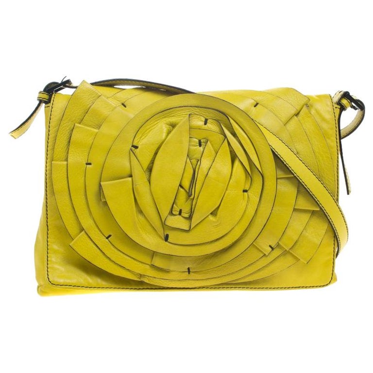 Mathis Hassy Udøve sport Valentino Fluorescent Yellow Leather Petale Shoulder Bag For Sale at  1stDibs | valentino yellow bag, valentino bag yellow, valentino yellow  handbag
