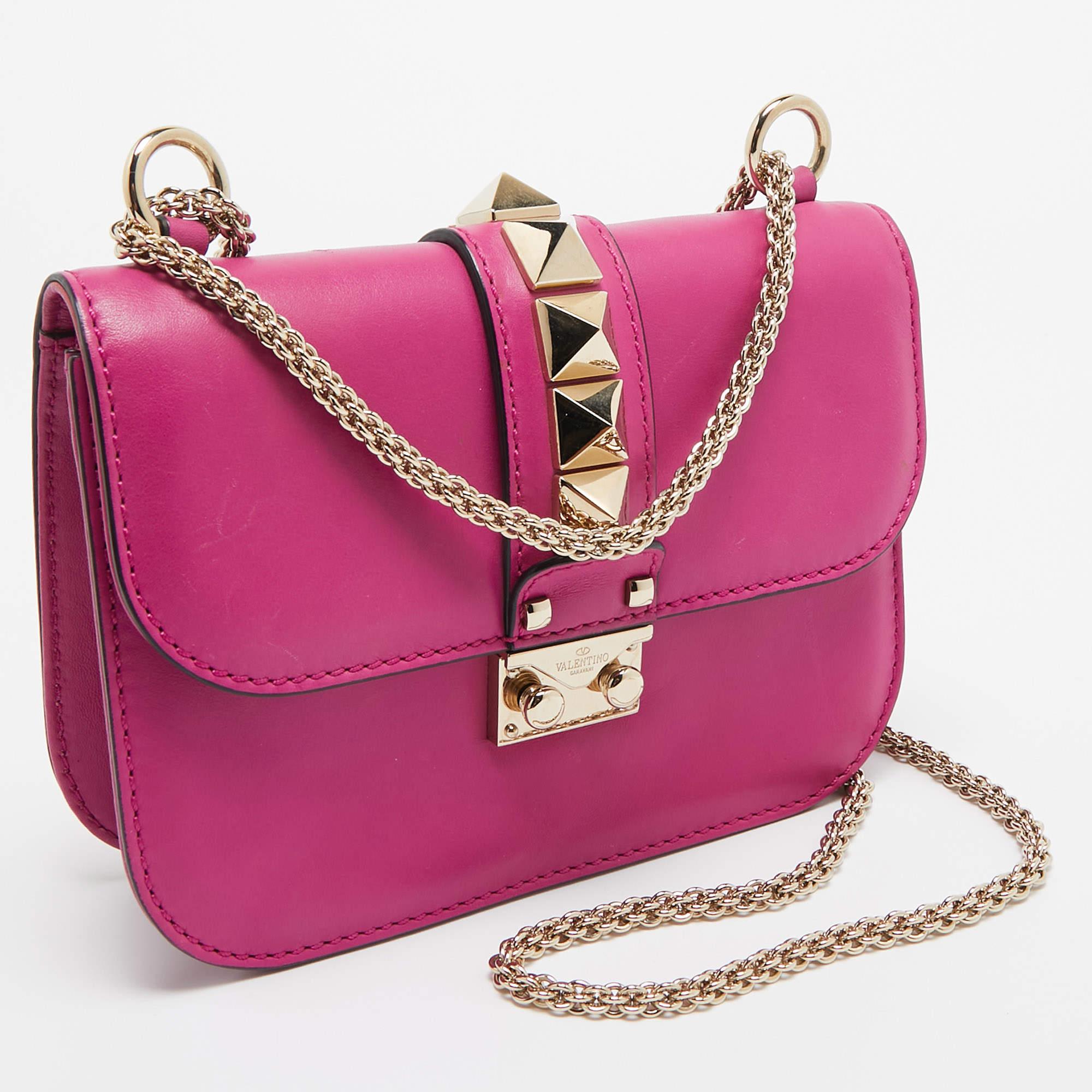 Valentino Fuchsia Leather Small Rockstud Glam Lock Flap Bag In Good Condition For Sale In Dubai, Al Qouz 2