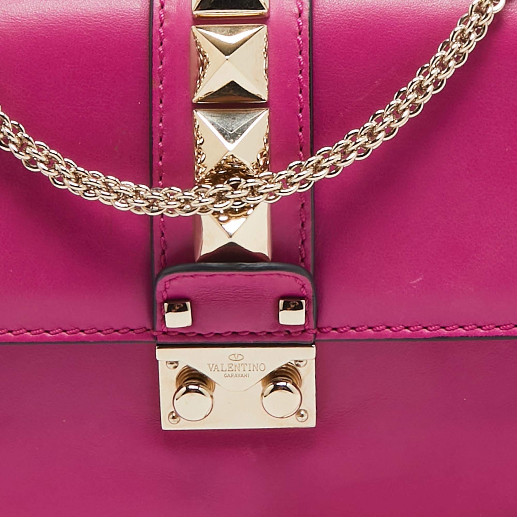 Valentino Fuchsia Leather Small Rockstud Glam Lock Flap Bag In Good Condition For Sale In Dubai, Al Qouz 2