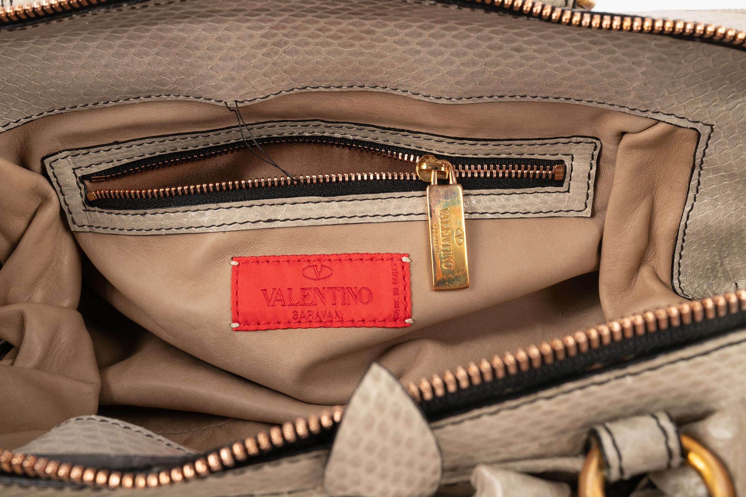 Borsa in pelliccia di Valentino in vendita 6