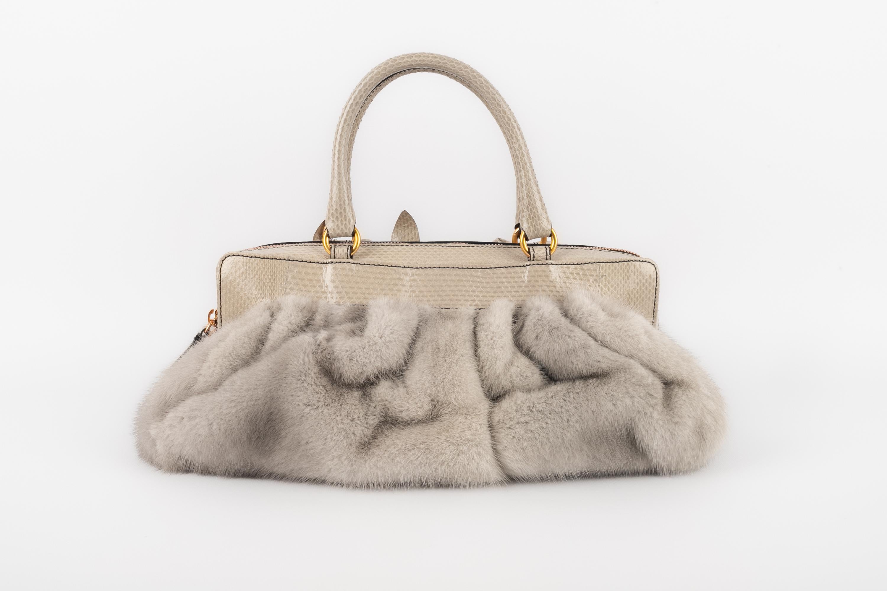 Borsa in pelliccia di Valentino In condizioni ottime in vendita a SAINT-OUEN-SUR-SEINE, FR