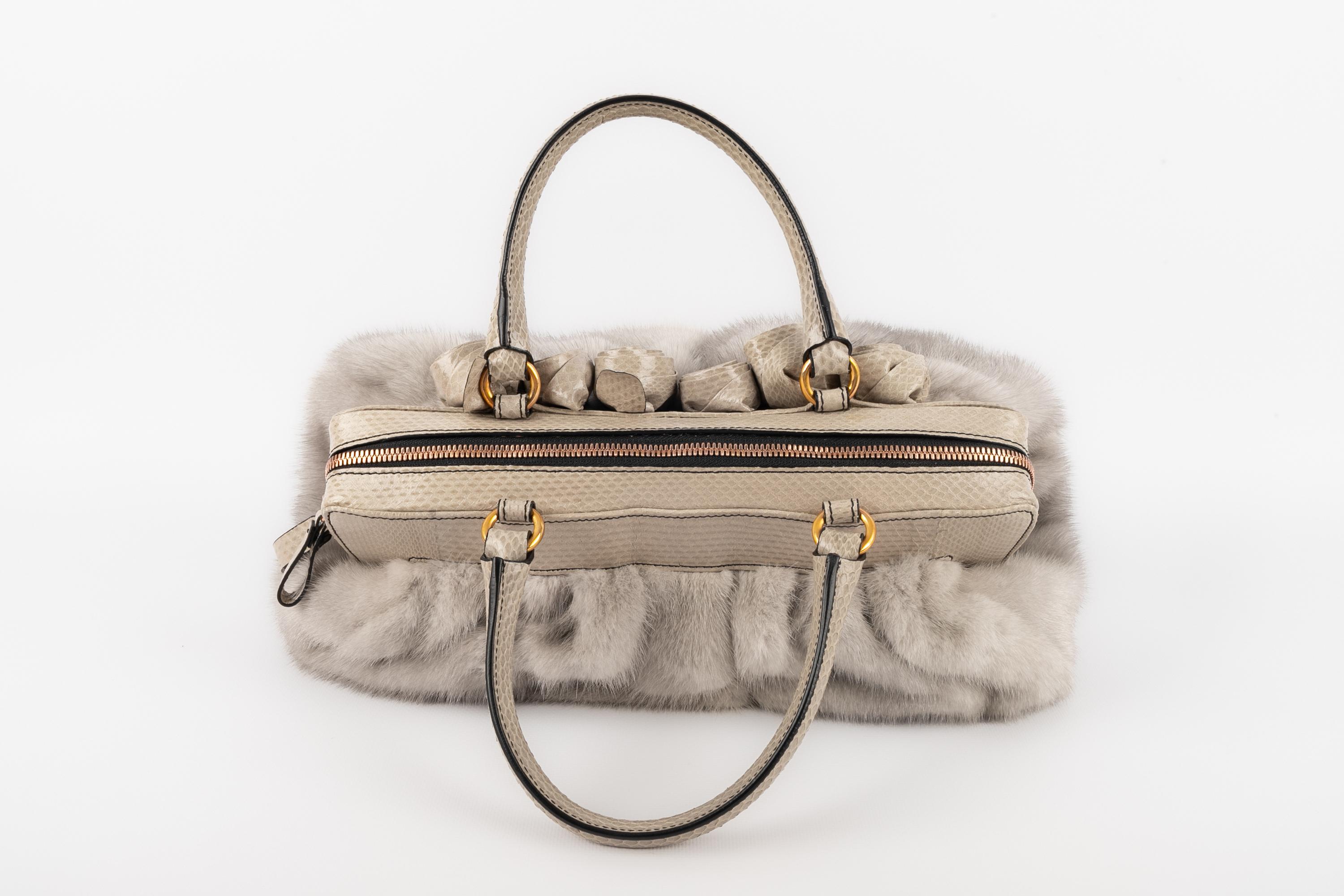 Borsa in pelliccia di Valentino in vendita 2
