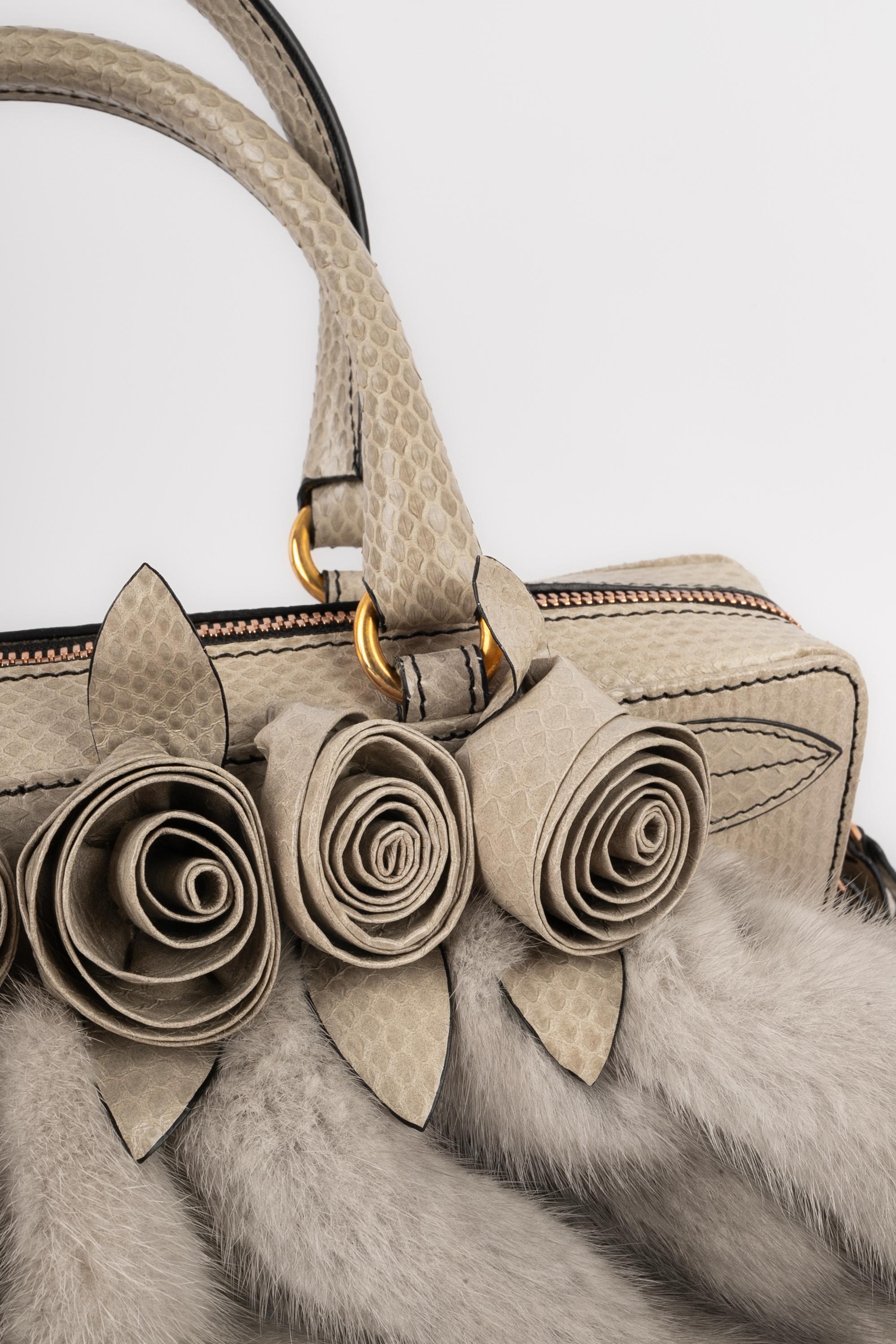 Borsa in pelliccia di Valentino in vendita 3