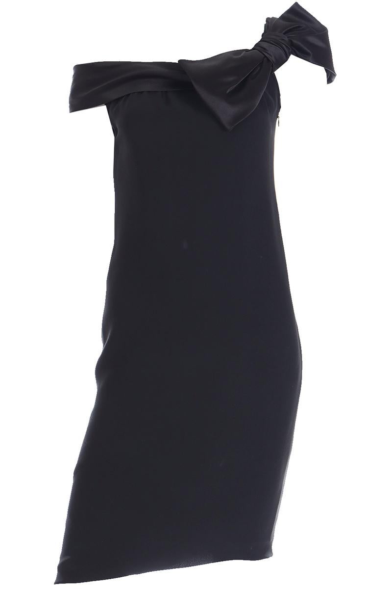Valentino Garavani 2008 Documented Black Silk Crepe Evening Dress w Satin Bow For Sale 2
