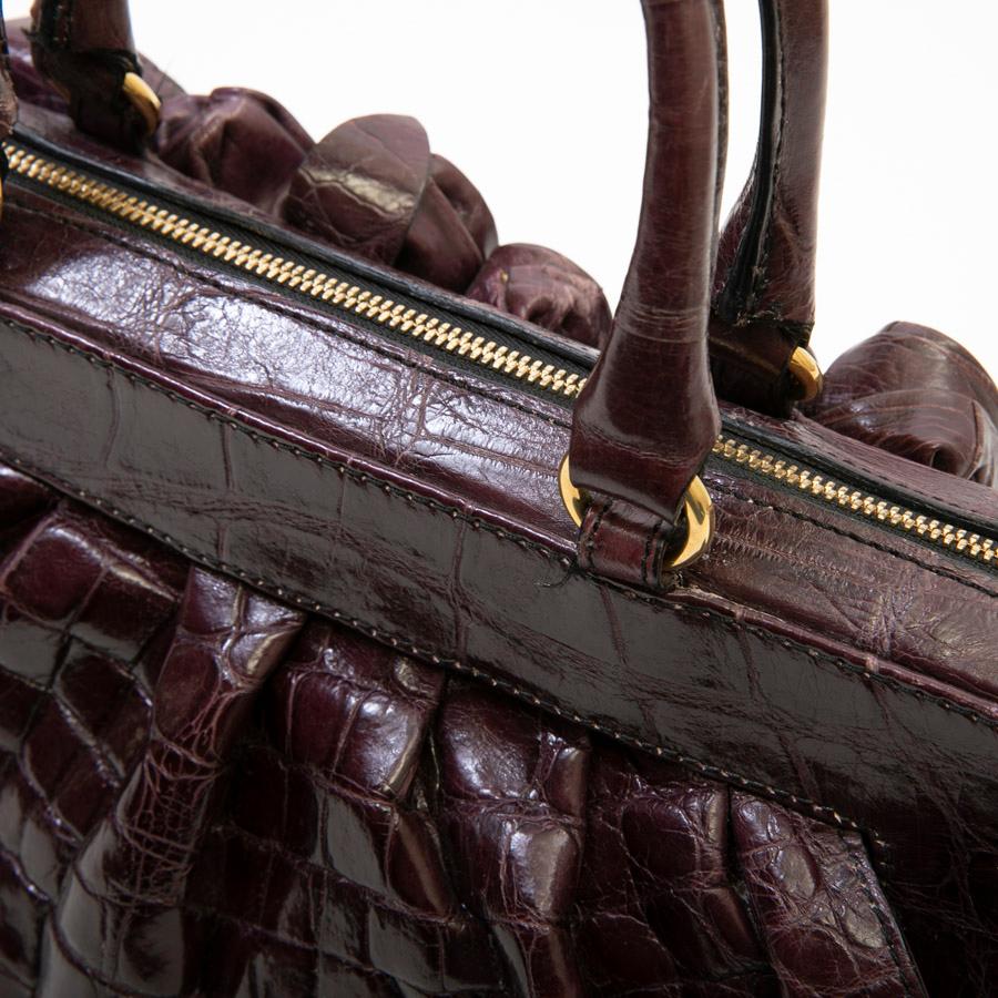 Valentino Garavani Tasche aus lila Alligatorleder in Lila im Angebot 4