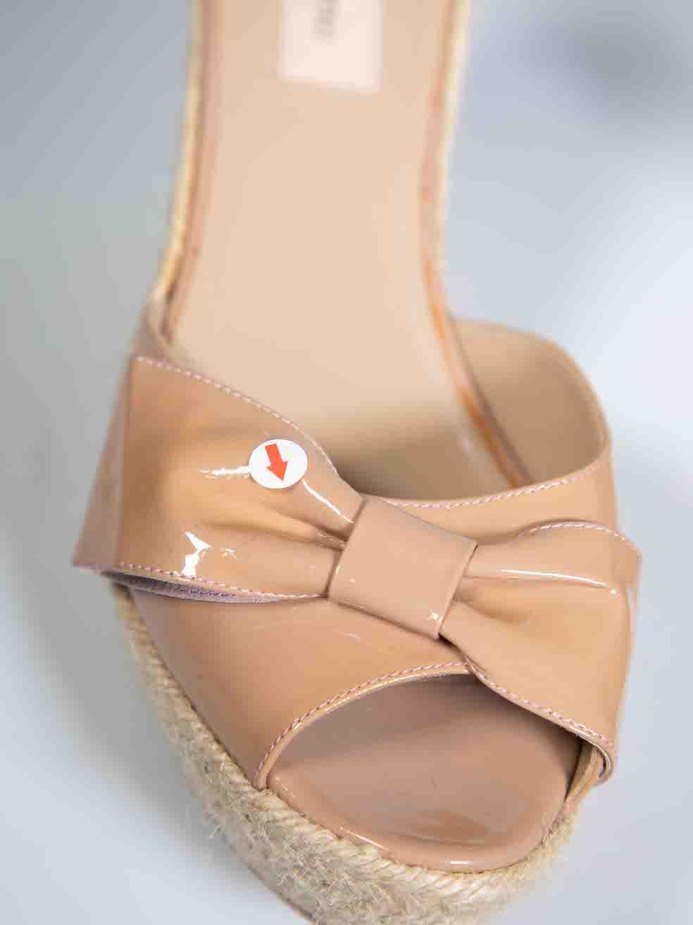Valentino Garavani Beige Patent Bow Wedge Sandals Size IT 40 For Sale 1
