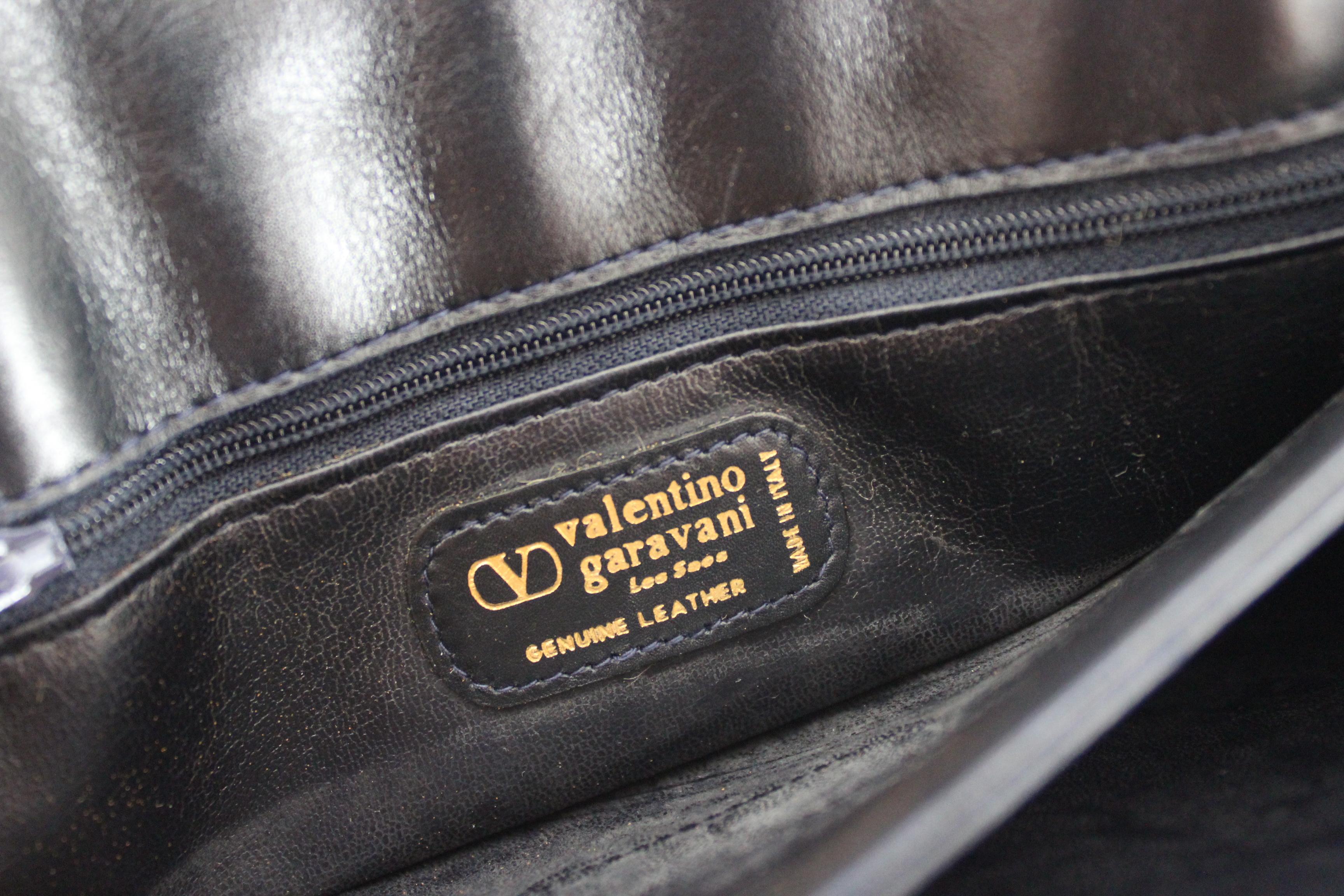 Valentino Garavani Black Beige Leather Shoulder Bag 1980s 3