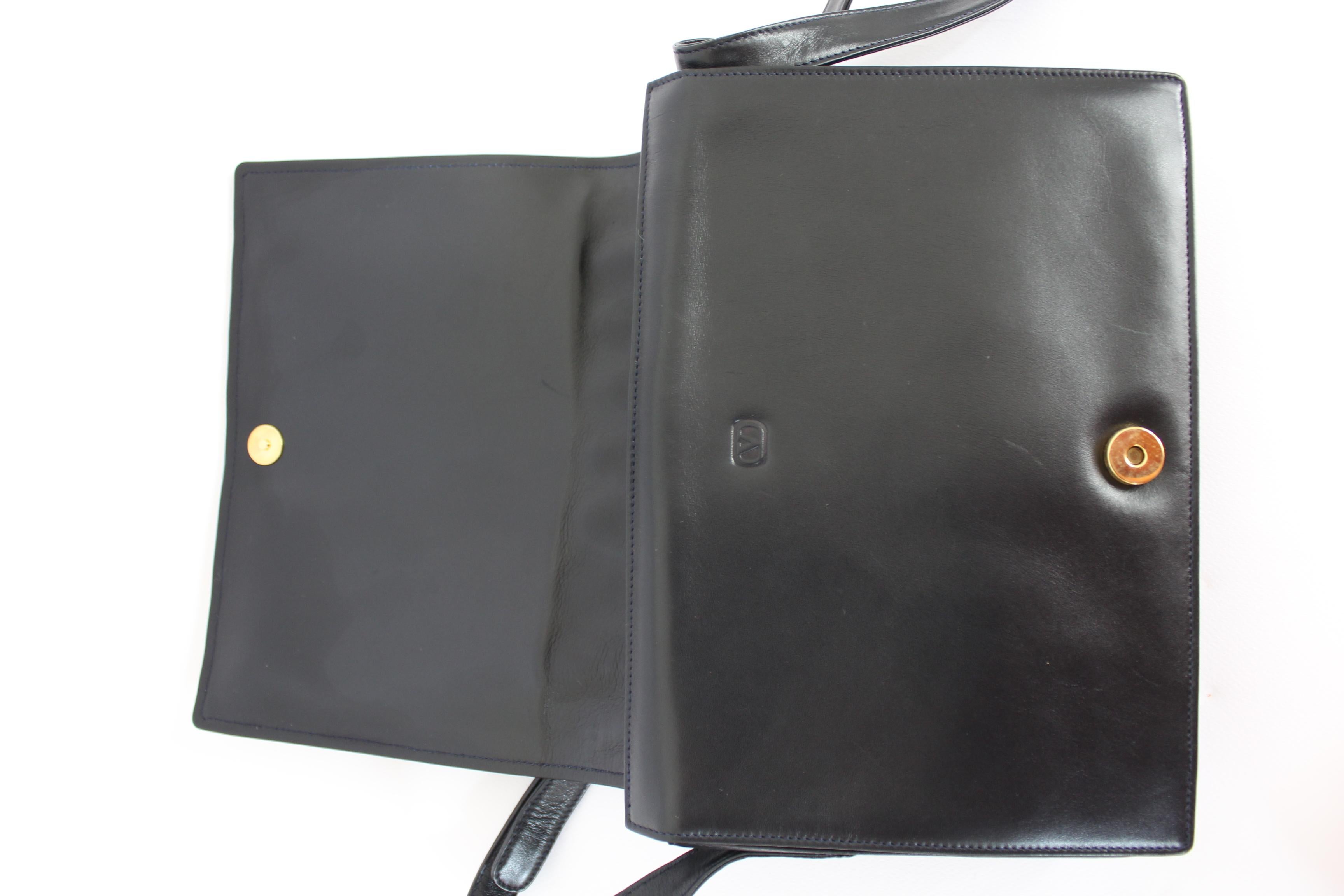 Valentino Garavani Black Beige Leather Shoulder Bag 1980s 4