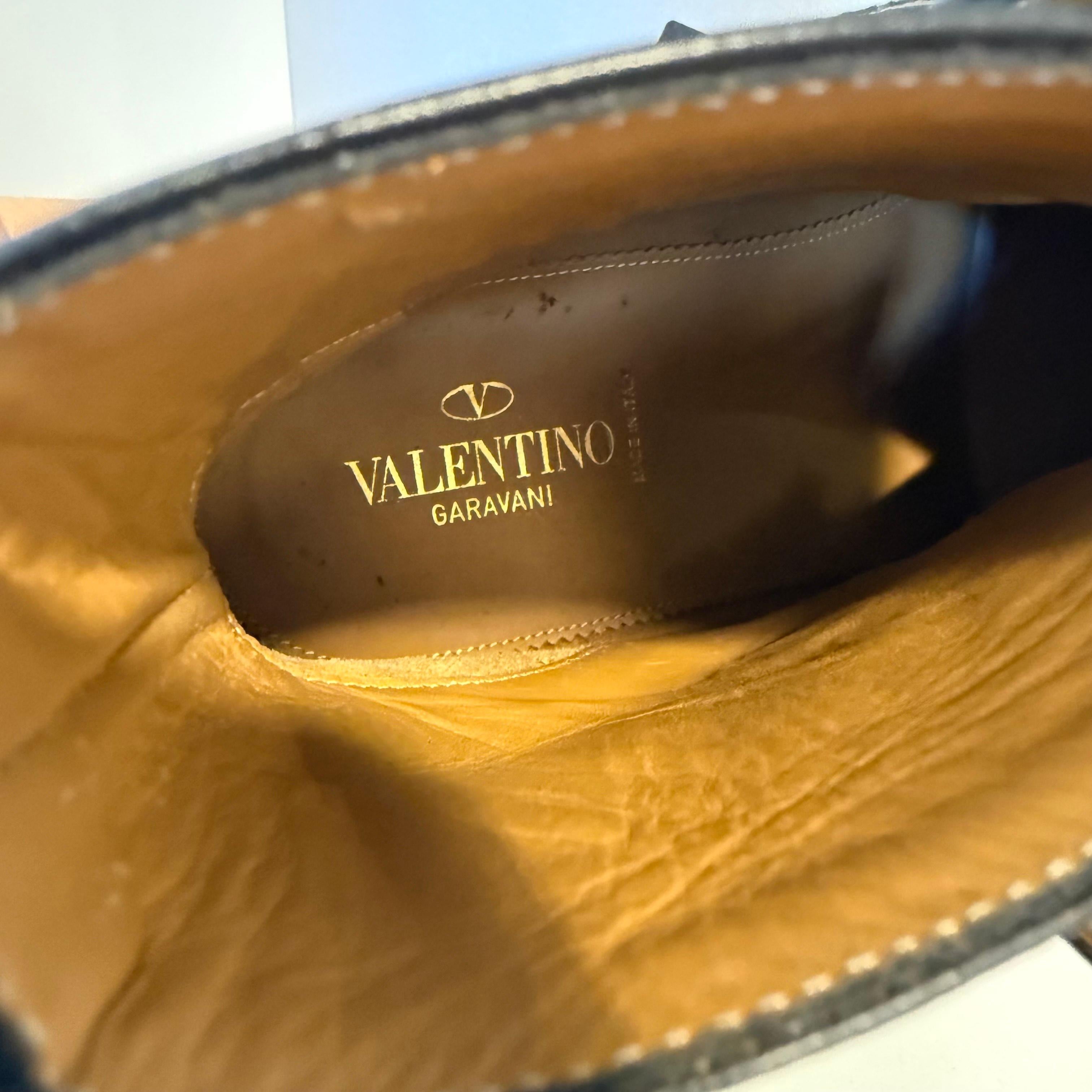 Valentino Garavani - Stivaletto uomo in pelle nera IT 44 in vendita 2