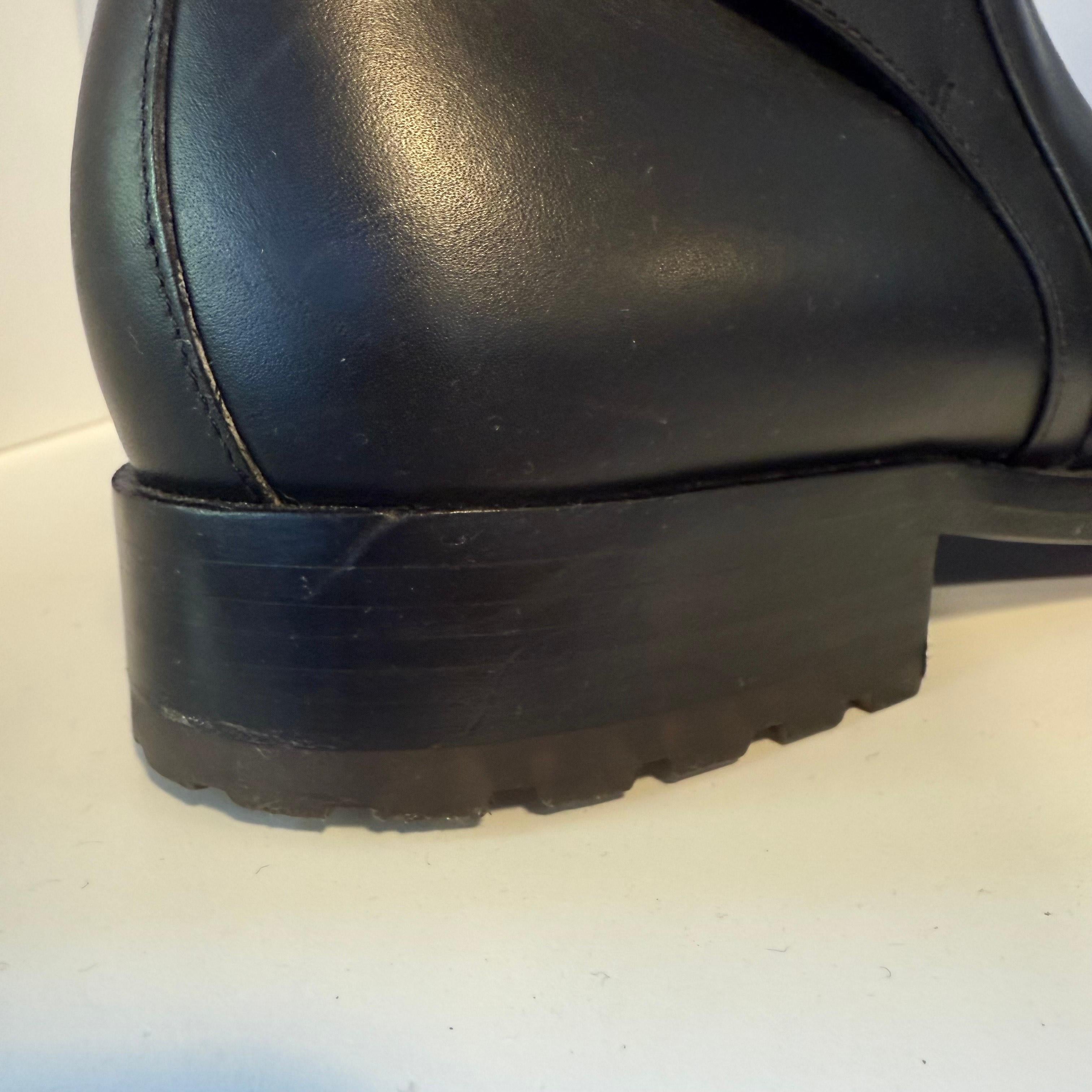 Valentino Garavani - Stivaletto uomo in pelle nera IT 44 in vendita 3