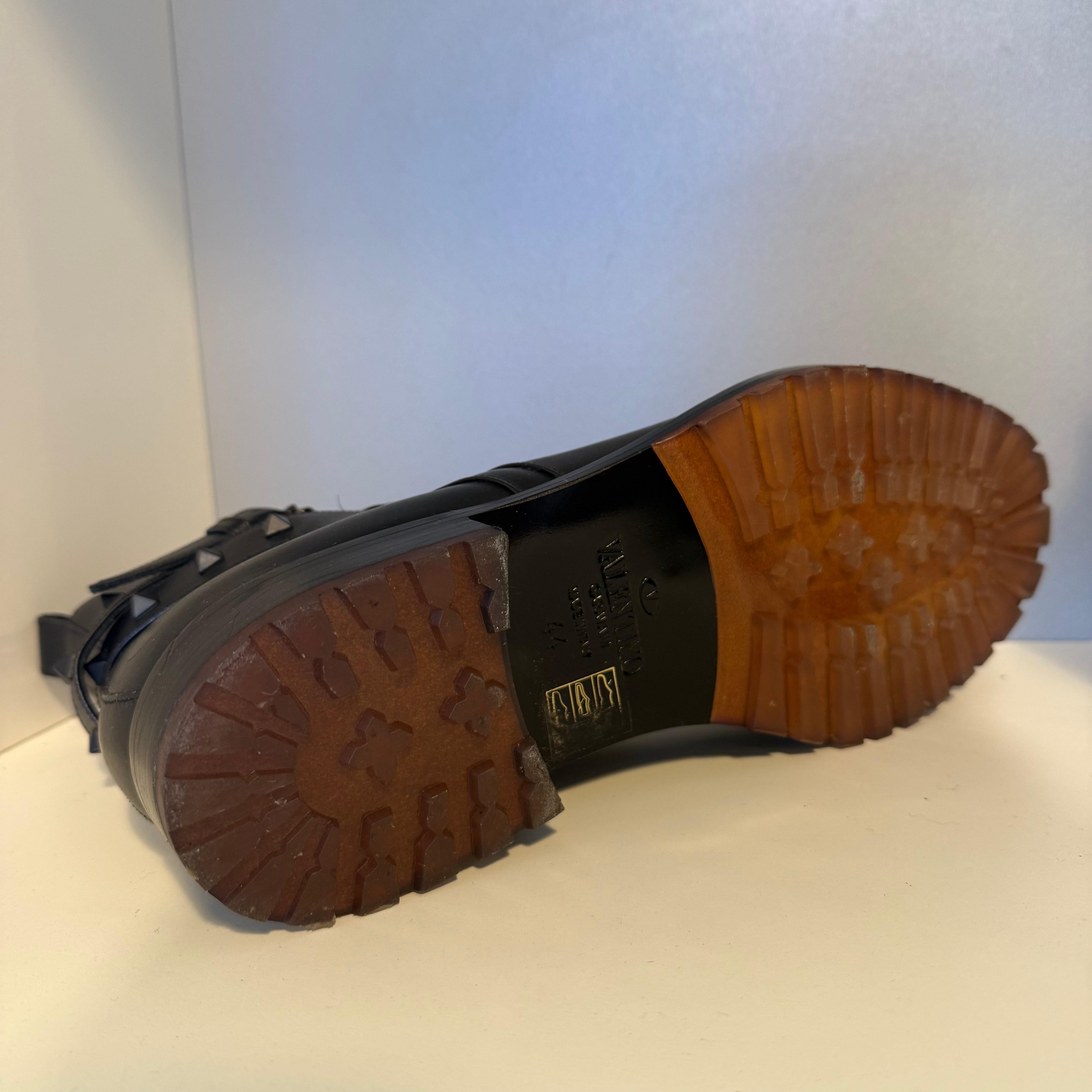 Valentino Garavani - Stivaletto uomo in pelle nera IT 44 in vendita 4