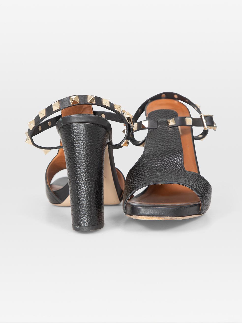 Valentino Garavani Black Leather Rockstud Block Heel Sandals Size IT 37.5 In Good Condition For Sale In London, GB