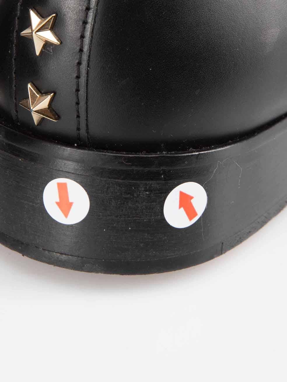 Valentino Garavani Schwarze Oxfords aus Leder mit Sternaufsatz und Nieten Größe IT 37,5 im Angebot 1