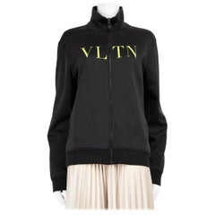 Valentino Garavani Chaqueta negra con cremallera y detalle de logotipo Talla M