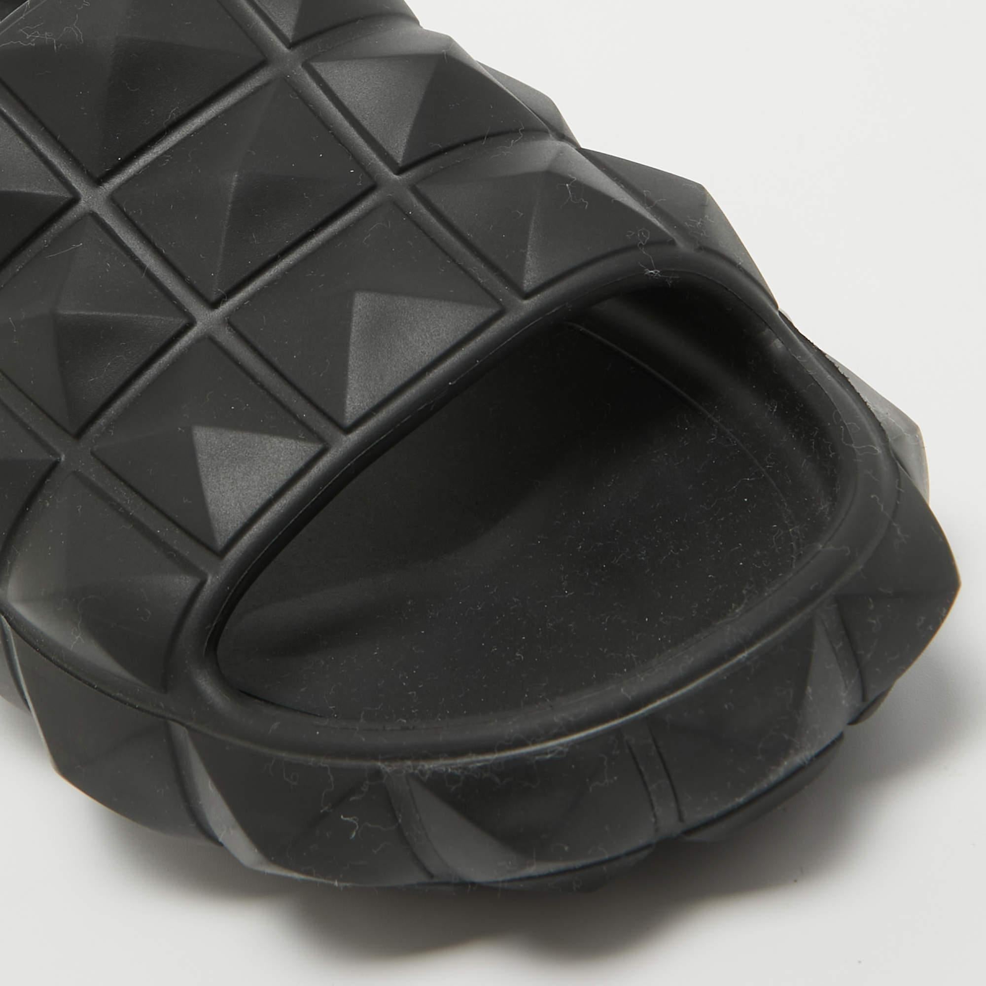 Valentino Garavani Black Rubber Slide Flats Size 41 For Sale 1