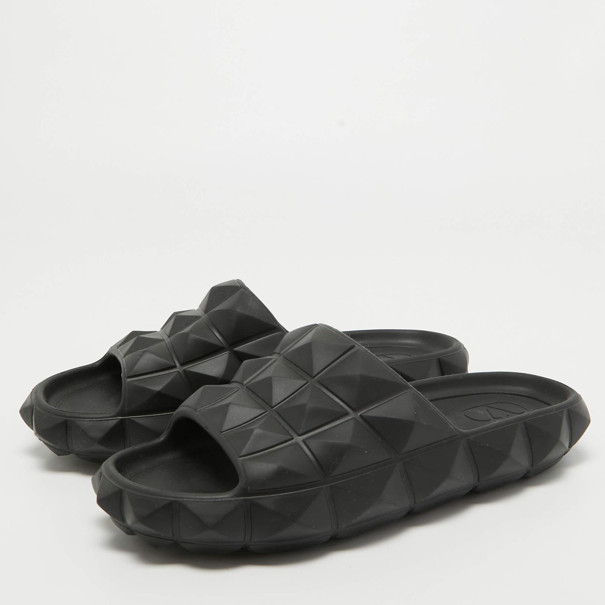 Valentino Garavani Black Rubber Slide Flats Size 41 For Sale 3