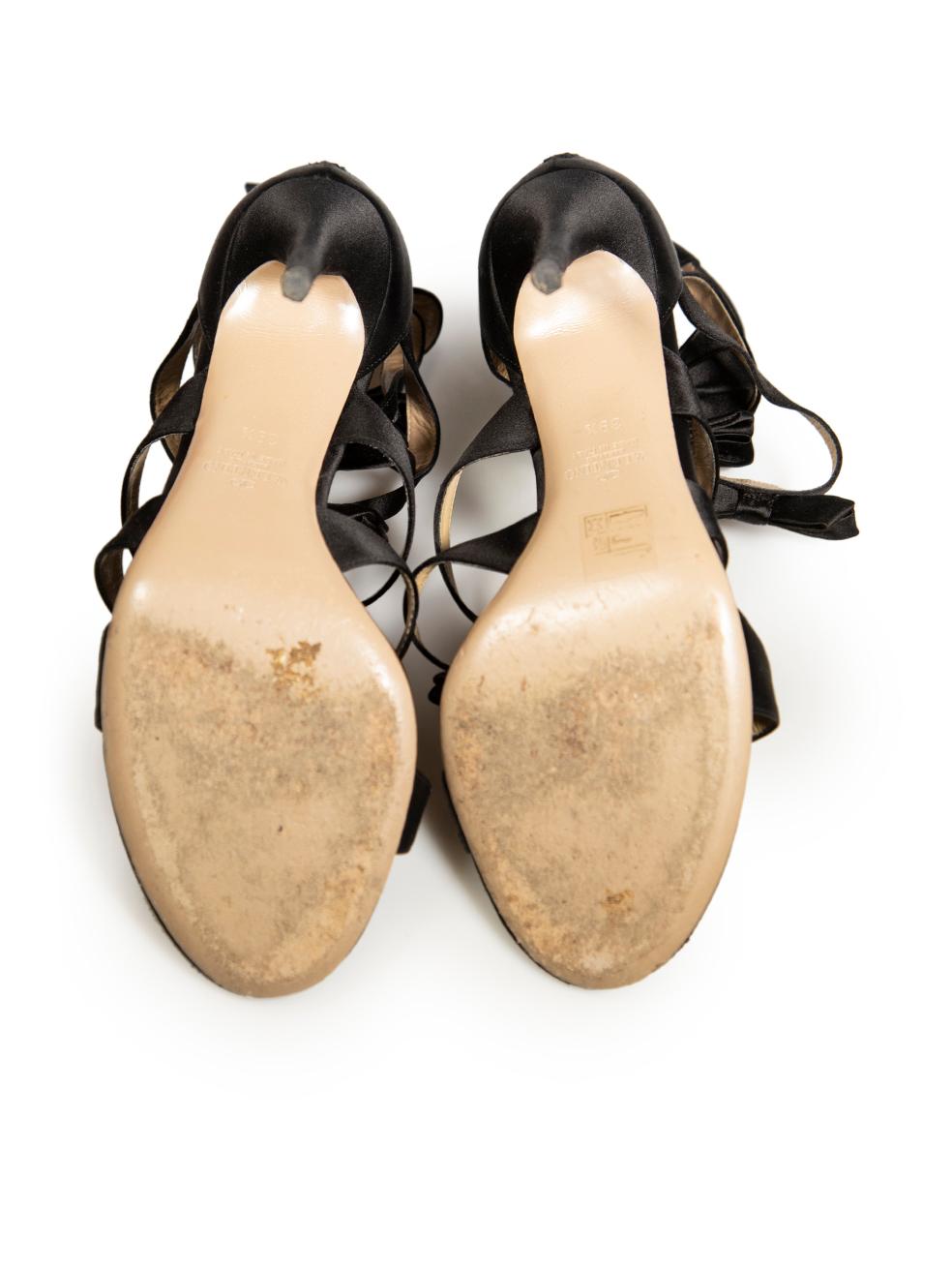 Women's Valentino Garavani Black Satin Bowl Detail Heels Size IT 39.5 For Sale