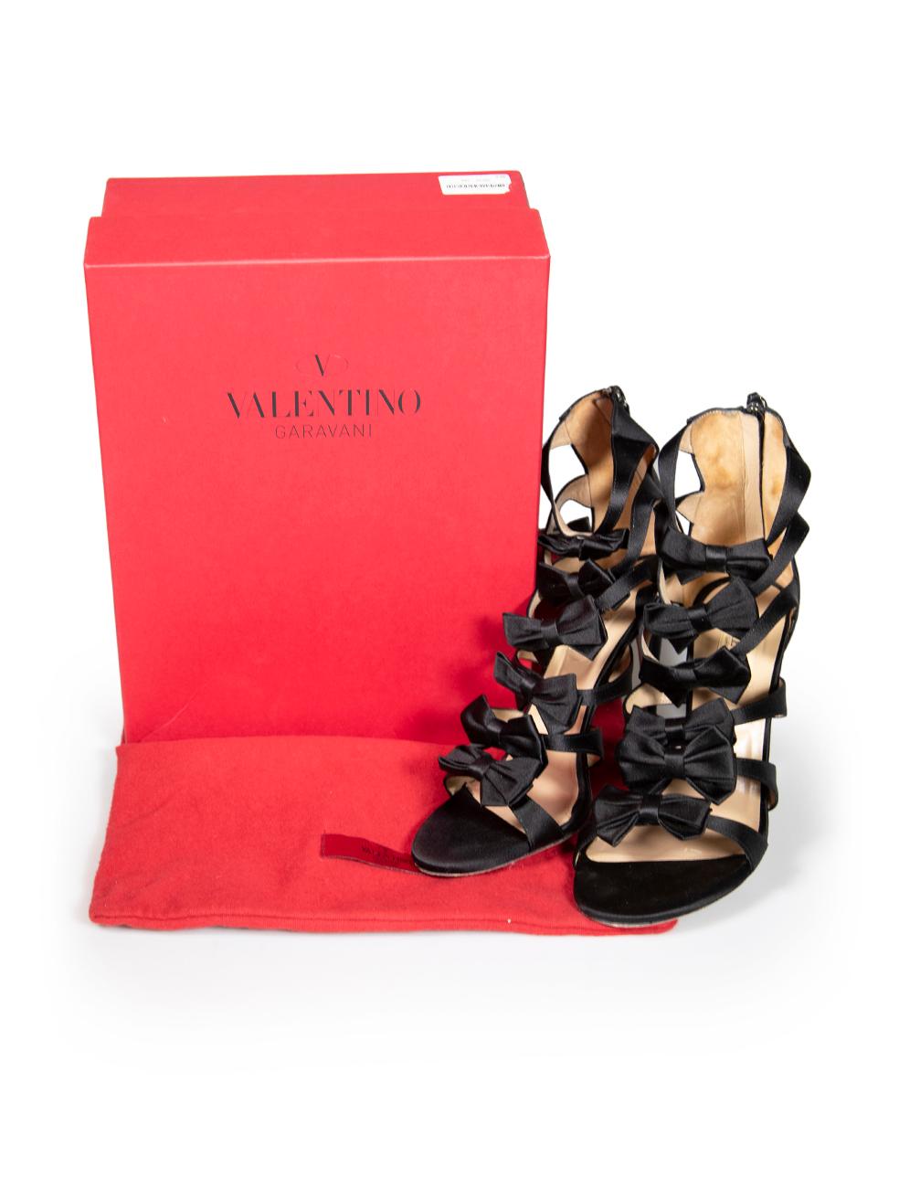 Valentino Garavani Black Satin Bowl Detail Heels Size IT 39.5 For Sale 3