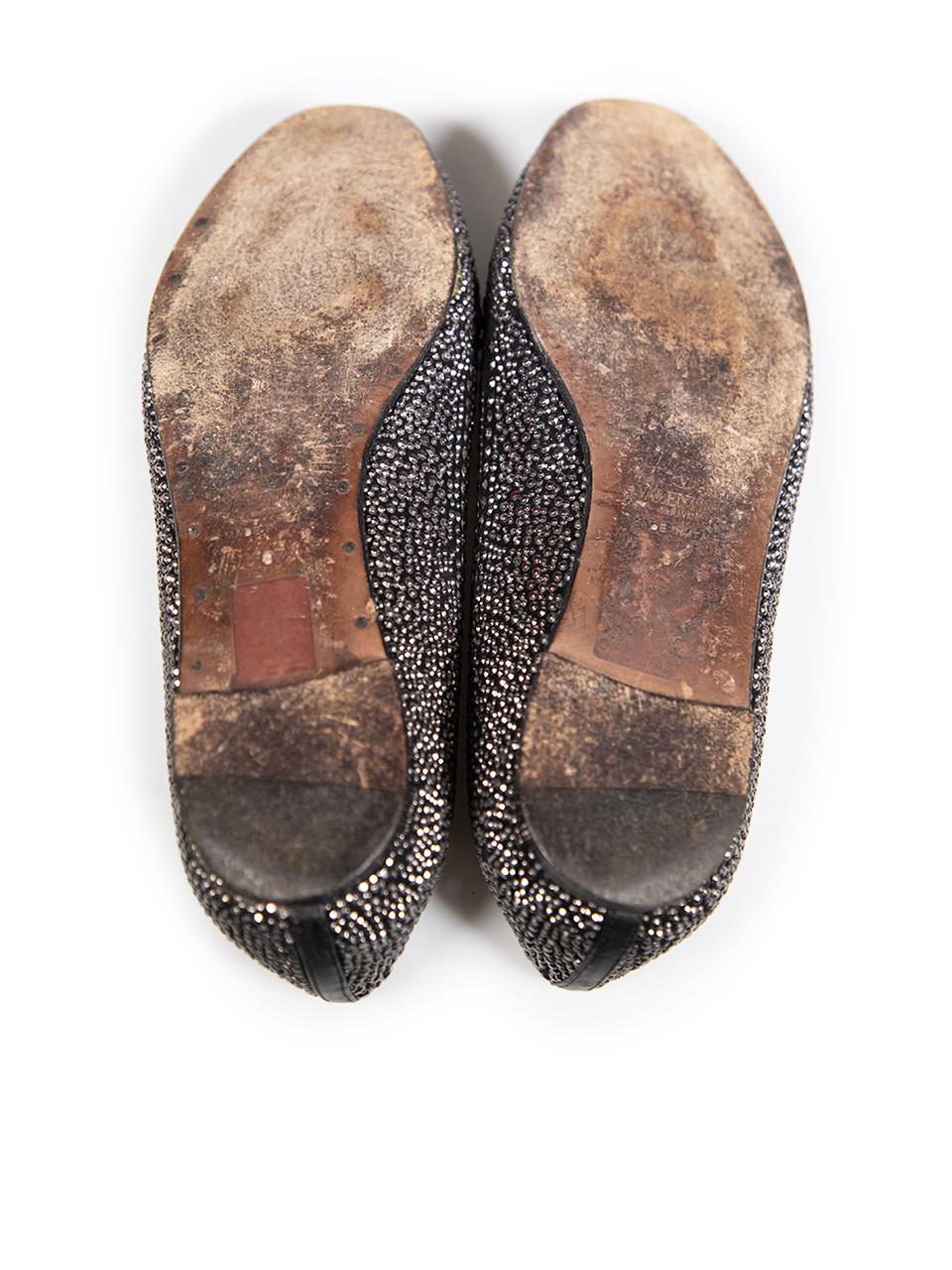 Valentino Garavani Chaussures en daim noir cloutées argentées Taille IT 37 Bon état - En vente à London, GB