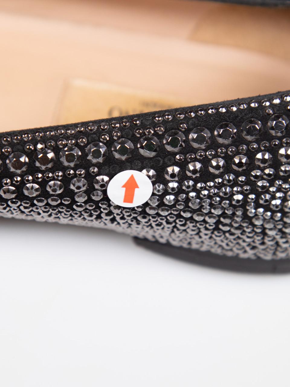 Valentino Garavani Chaussures en daim noir cloutées argentées Taille IT 37 en vente 4