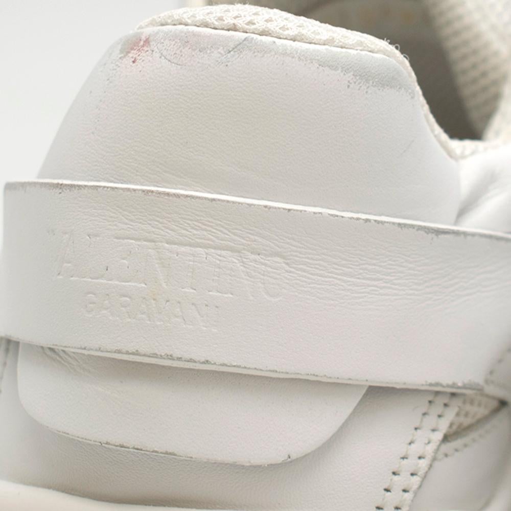 Valentino Garavani Bounce White Leather Sneakers SIZE 38.5 In Good Condition In London, GB