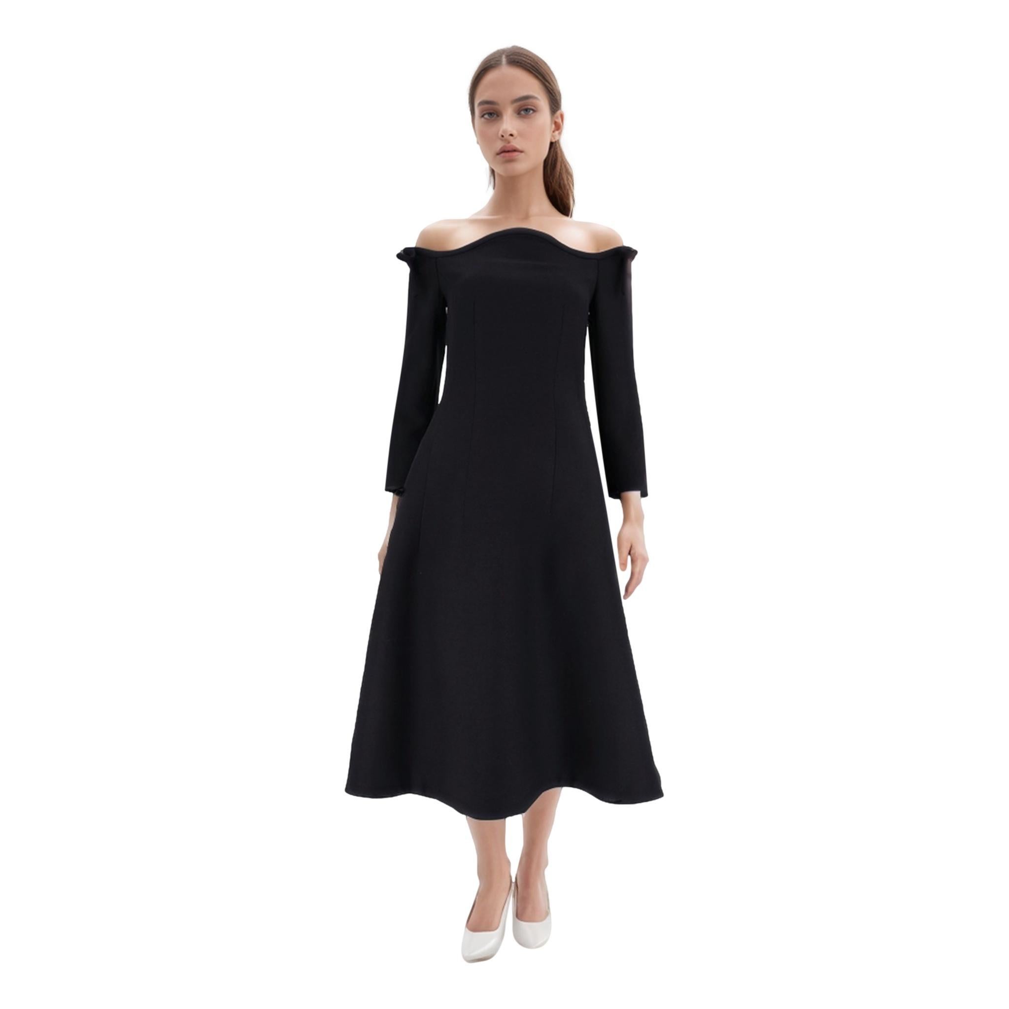 Valentino Garavani Bow-Detail Off-Shoulder Wool & Silk Dress

Couture black crepe dress with off-shoulder designs and bow-detailing to the shoulders.

Featuring long sleeves, fitted bodice and flared midi skirt, concealed hook and zip closure to