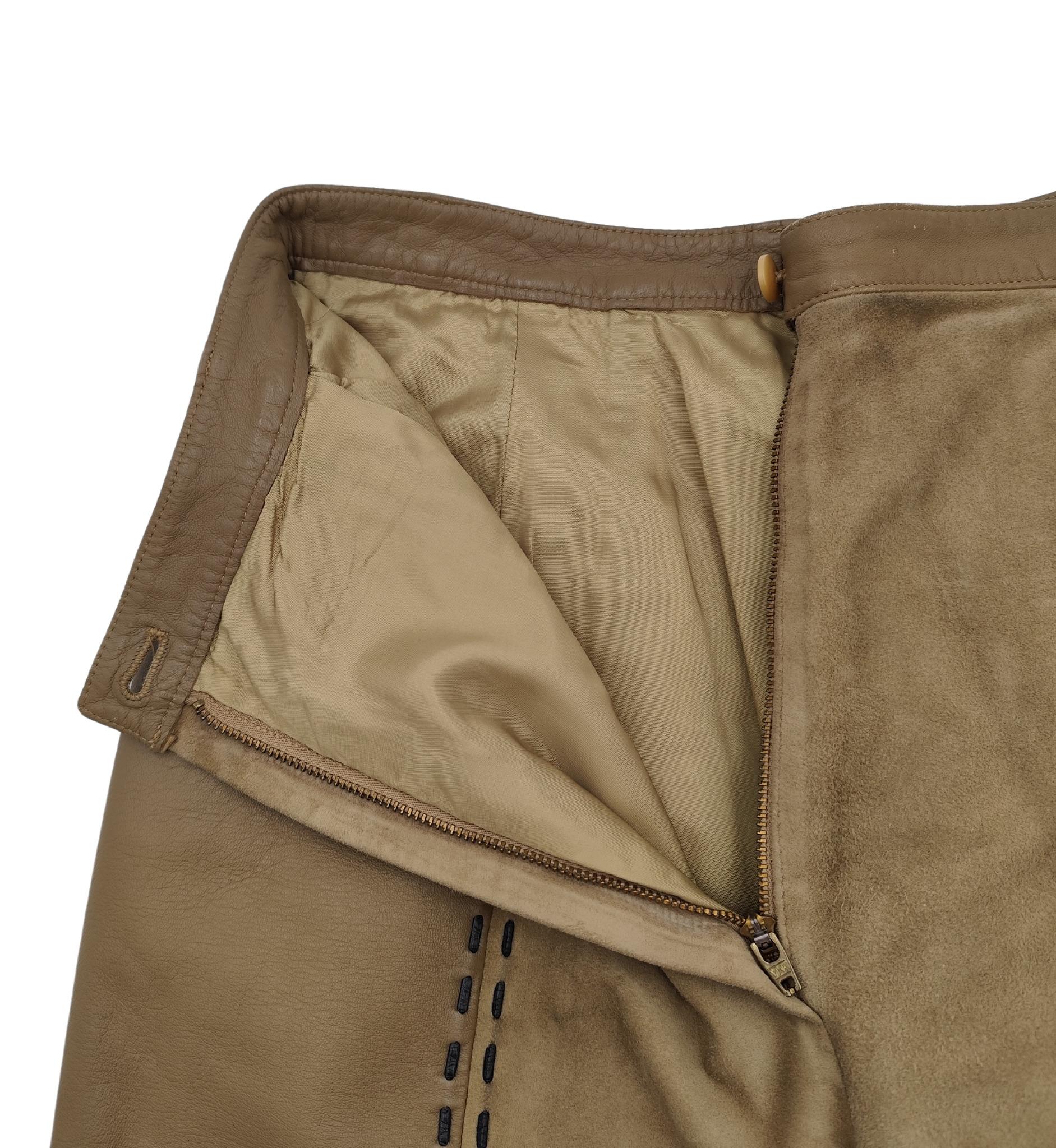 Valentino Garavani Hose aus braunem Leder und Wildleder im Angebot 2