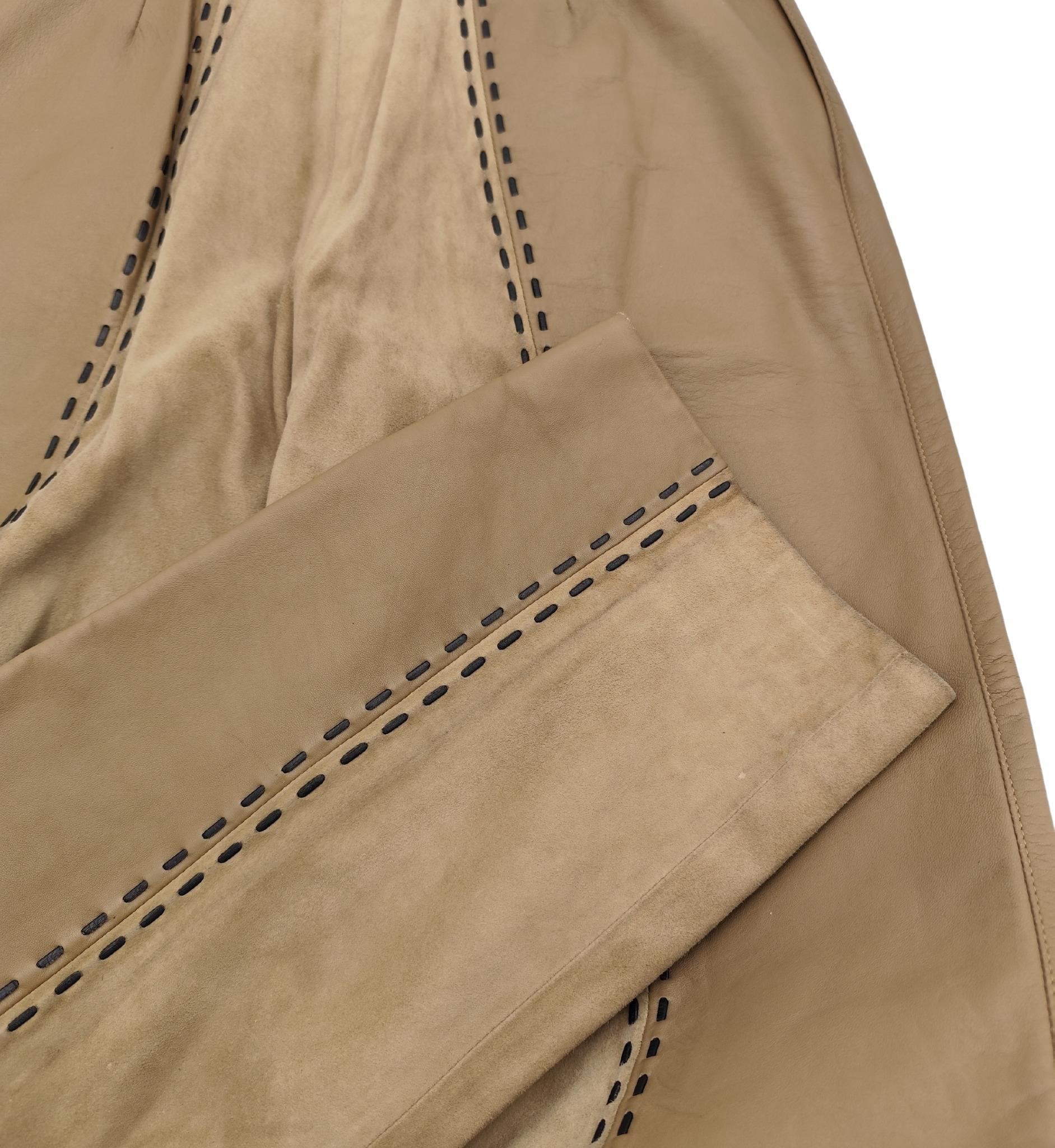 Valentino Garavani Hose aus braunem Leder und Wildleder im Angebot 3