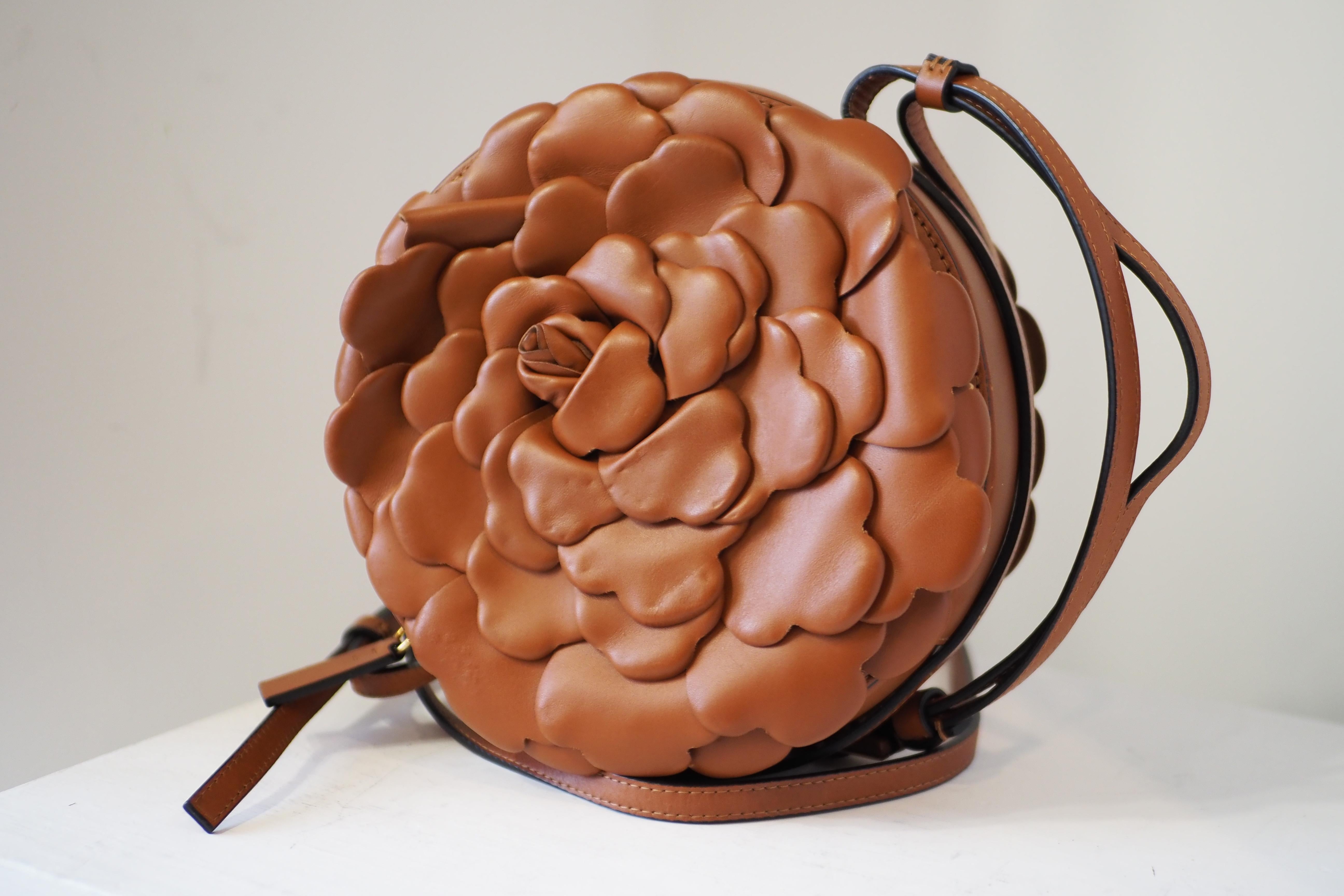 Women's or Men's Valentino Garavani brown leather Flower shoulder bag