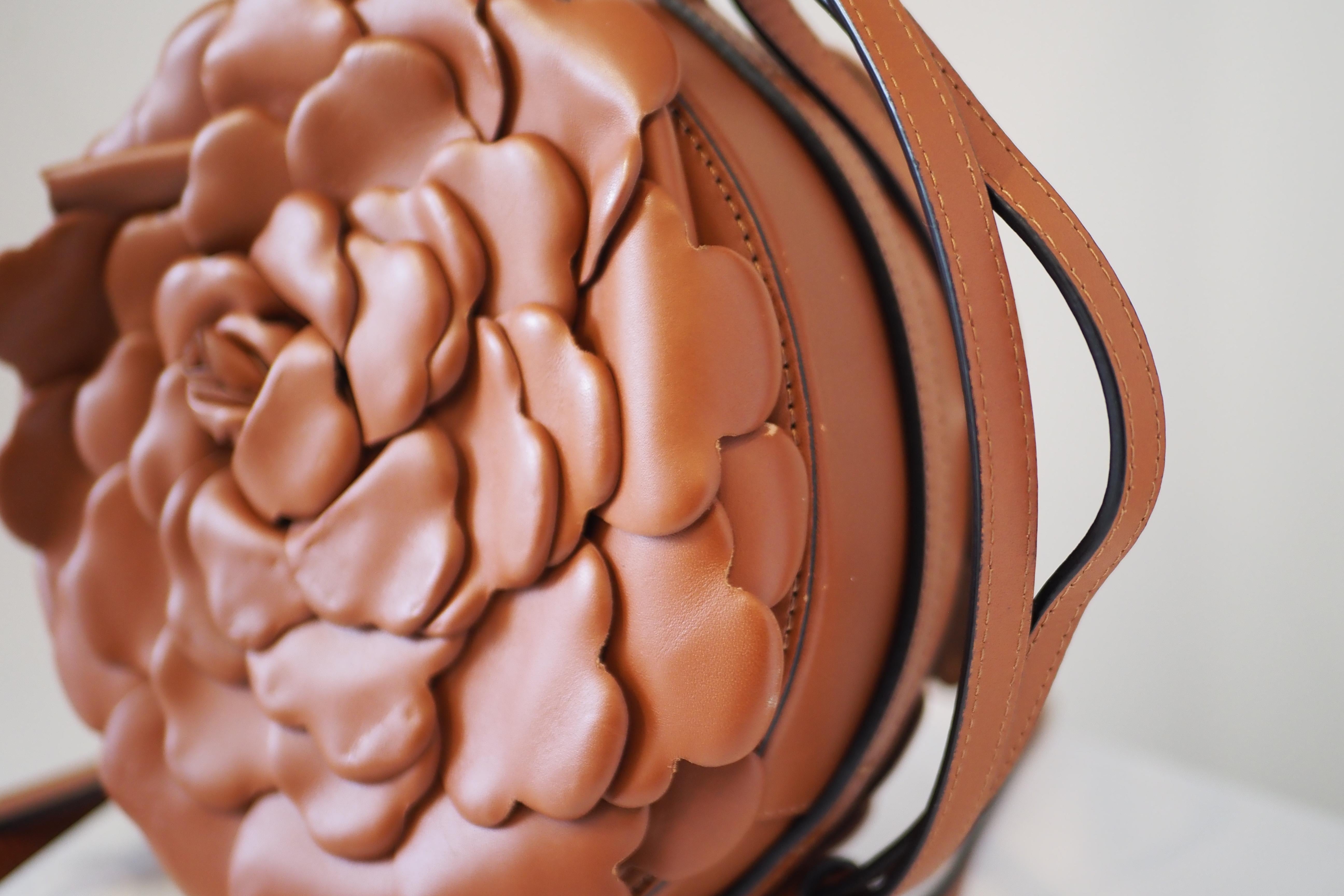 Valentino Garavani brown leather Flower shoulder bag 2
